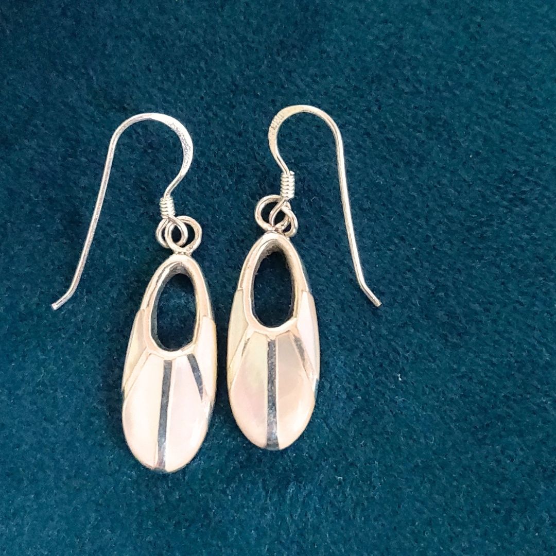 Mother Of Pearl White Dangler