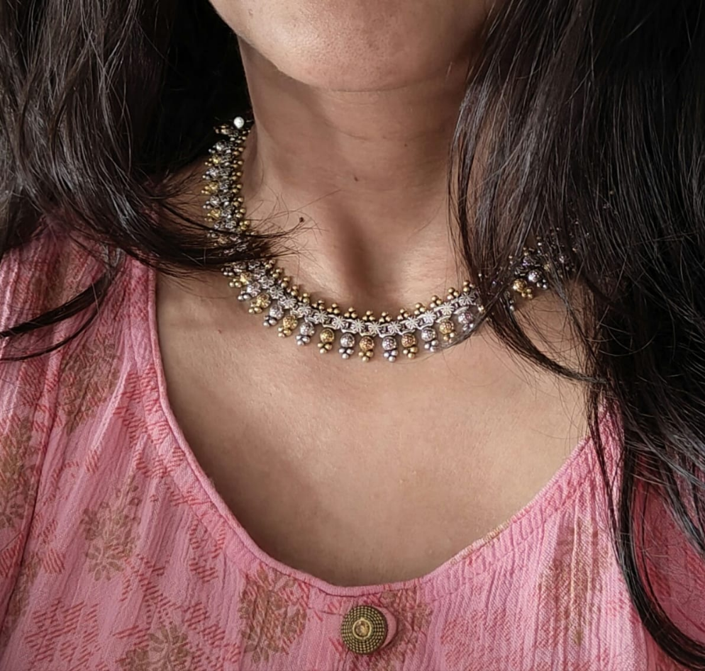 Elegant Silver Gold Polished Necklace Intrcate Details With Maroon Thread Dori