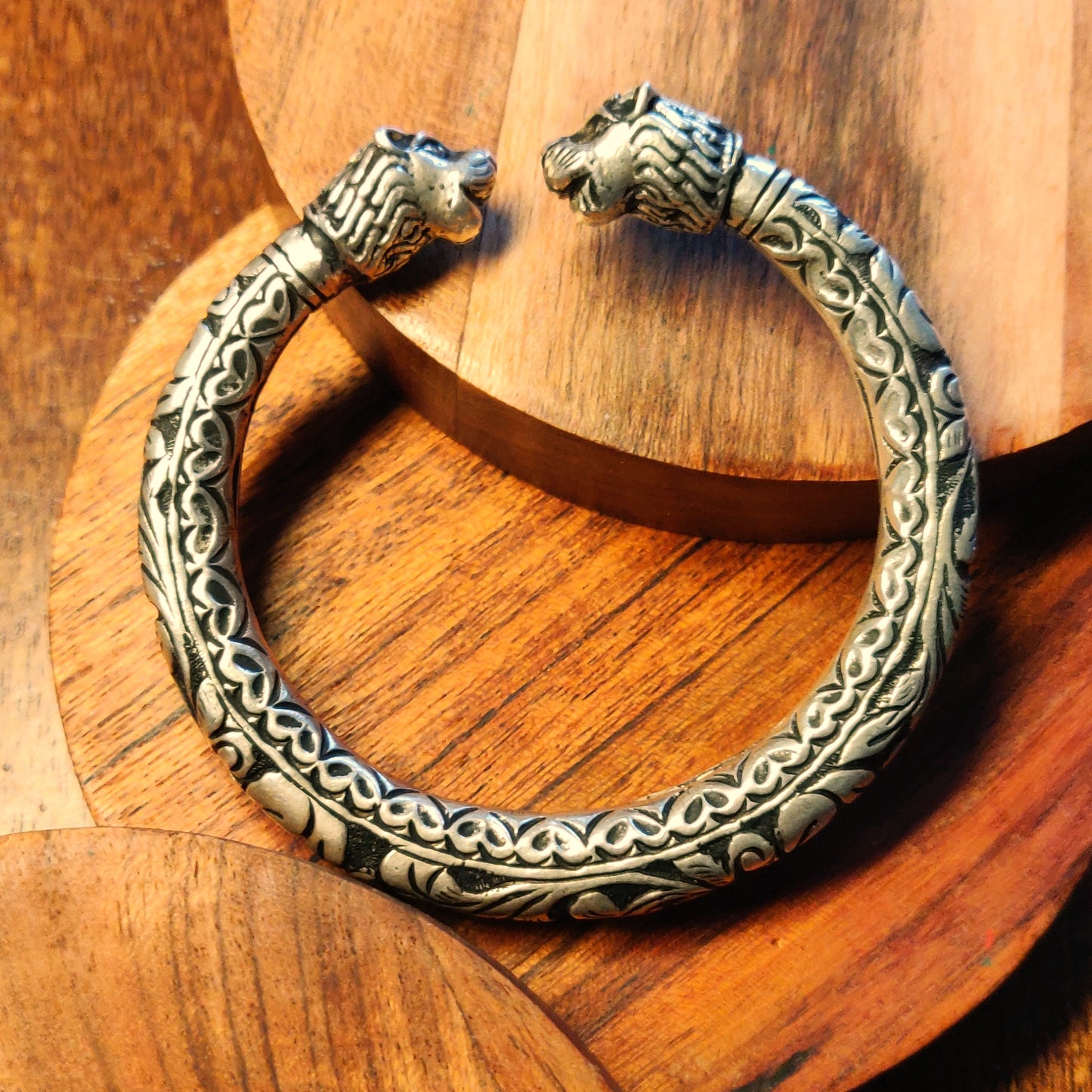 Silver Adjustable Lion Motif Classic Chitai Kada Bangle