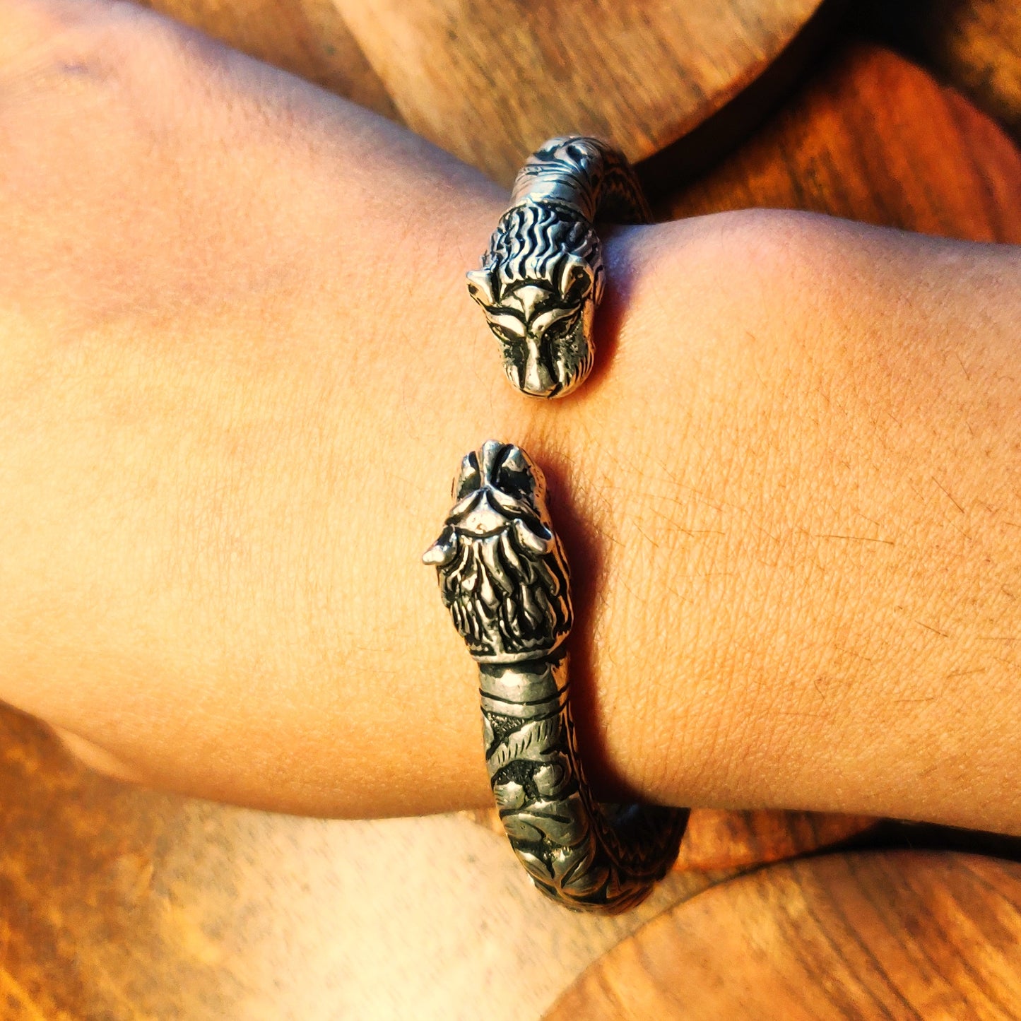 Silver Adjustable Lion Motif Classic Chitai Kada Bangle
