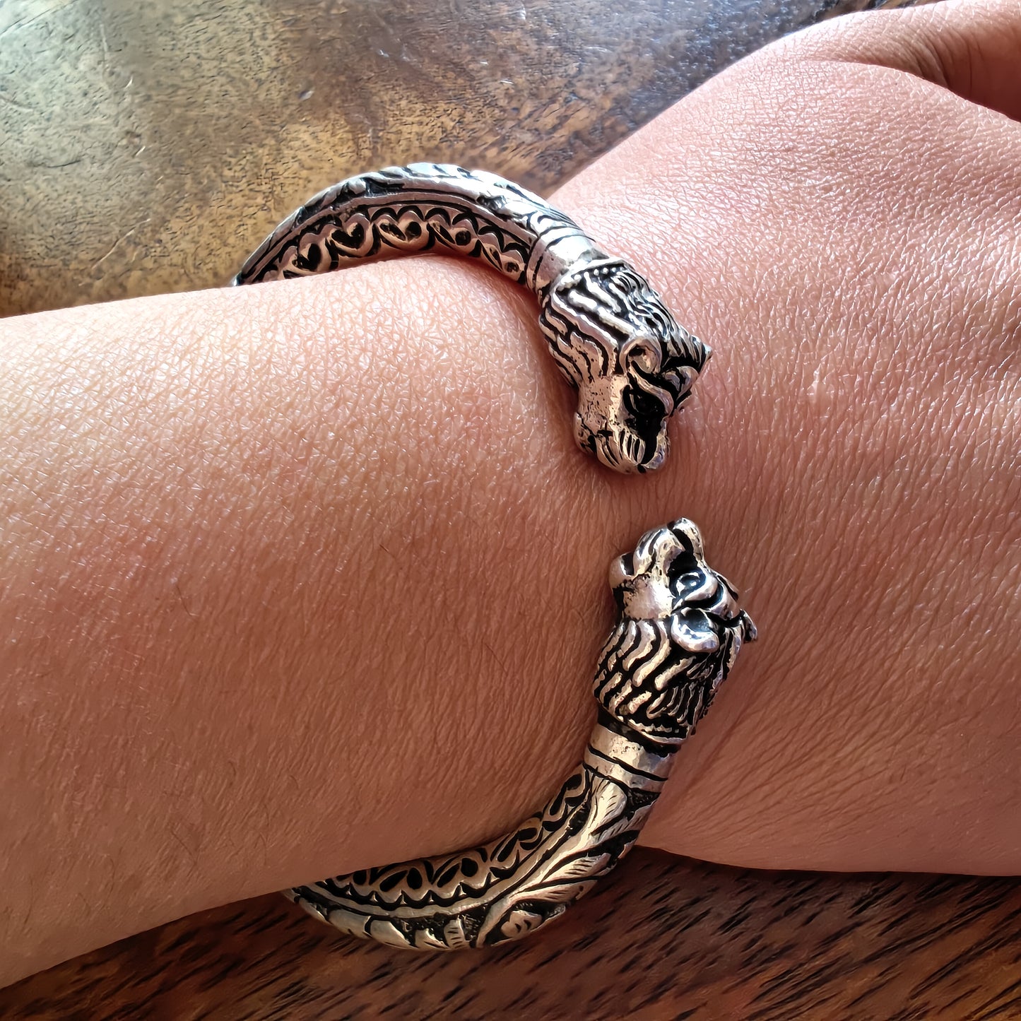 Silver Adjustable Lion Motif Classic Chitai Kada Bangle