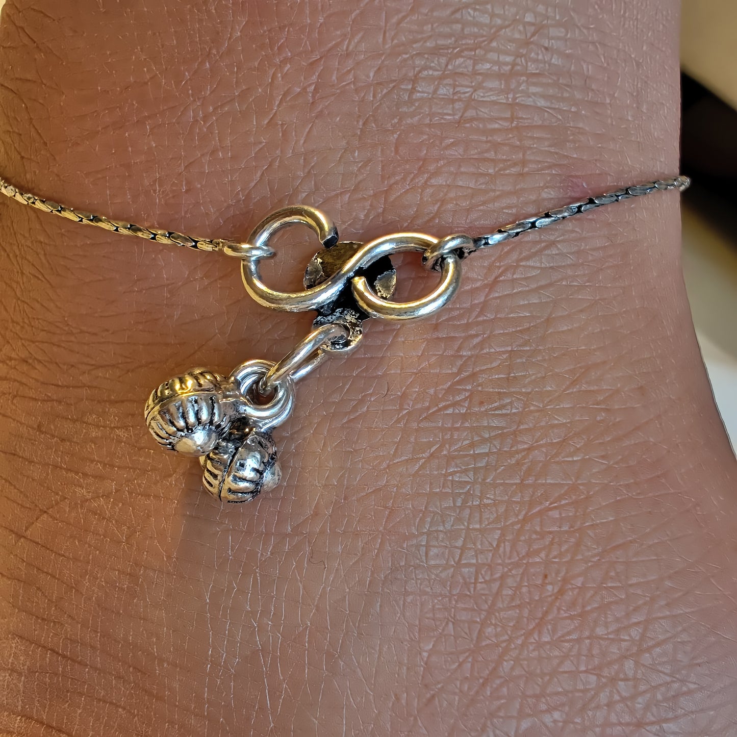Women Anklet With Circular Silver Beads Pair