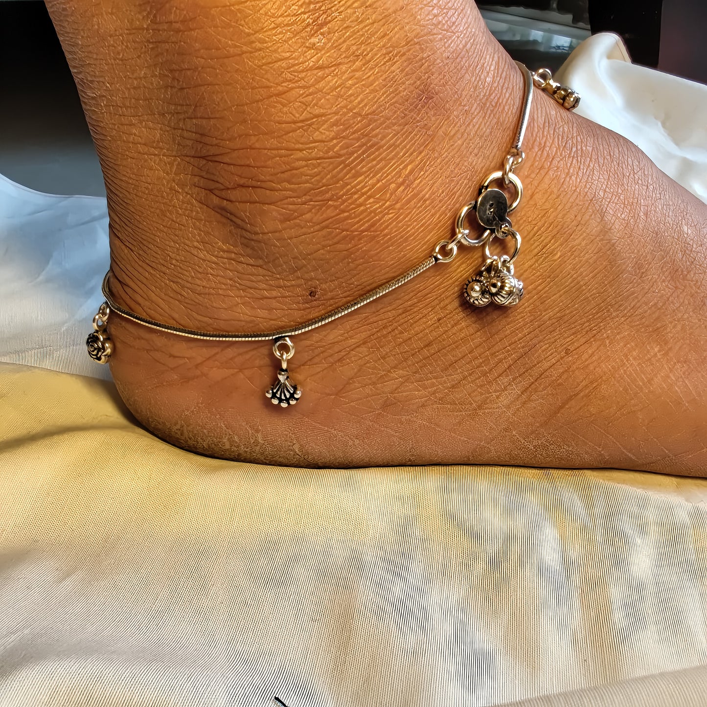 925 Silver Women Anklet With Circular Rose and Hangings