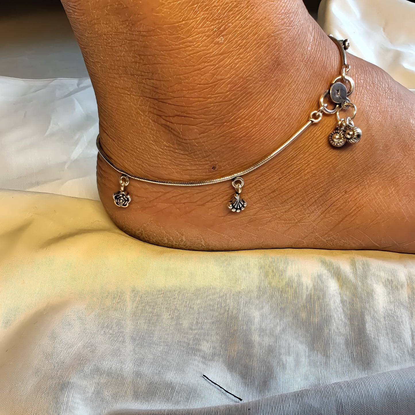 925 Silver Women Anklet With Circular Rose and Hangings