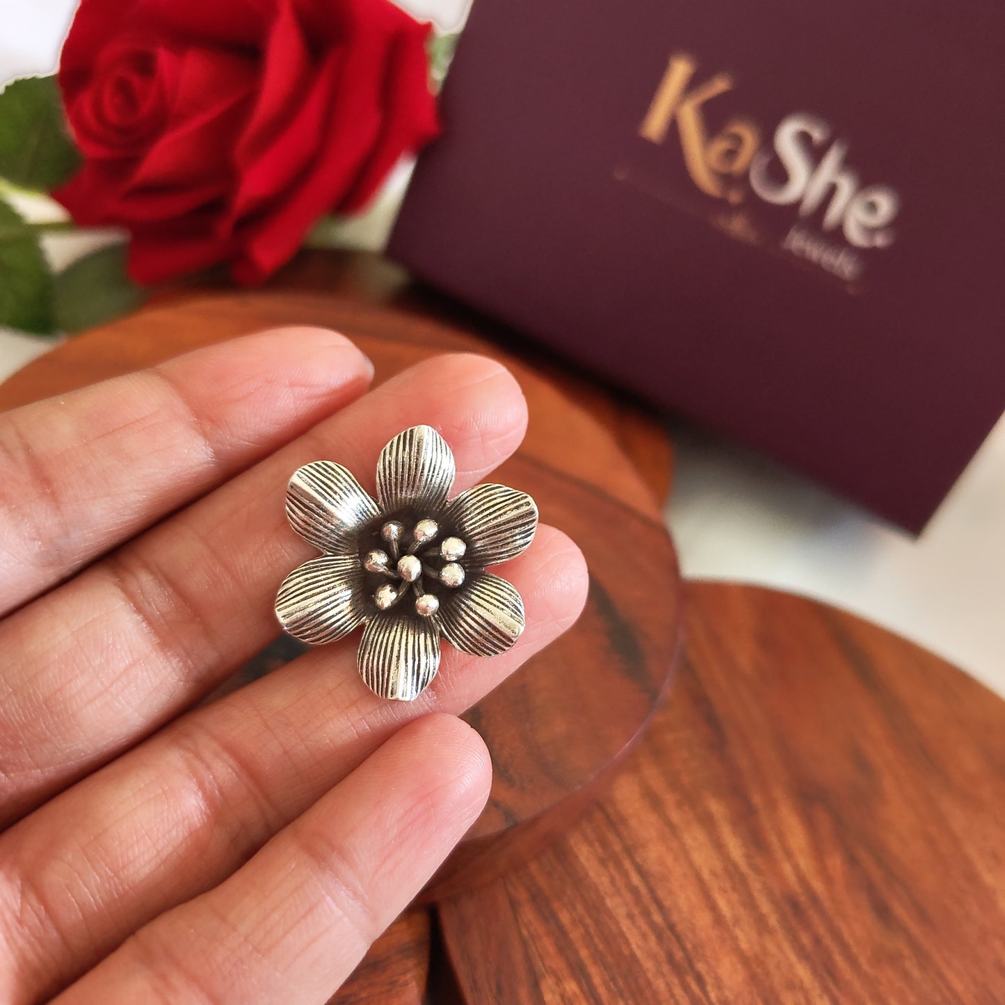 Statement 3D Daisy Textured Flower Pendant Small