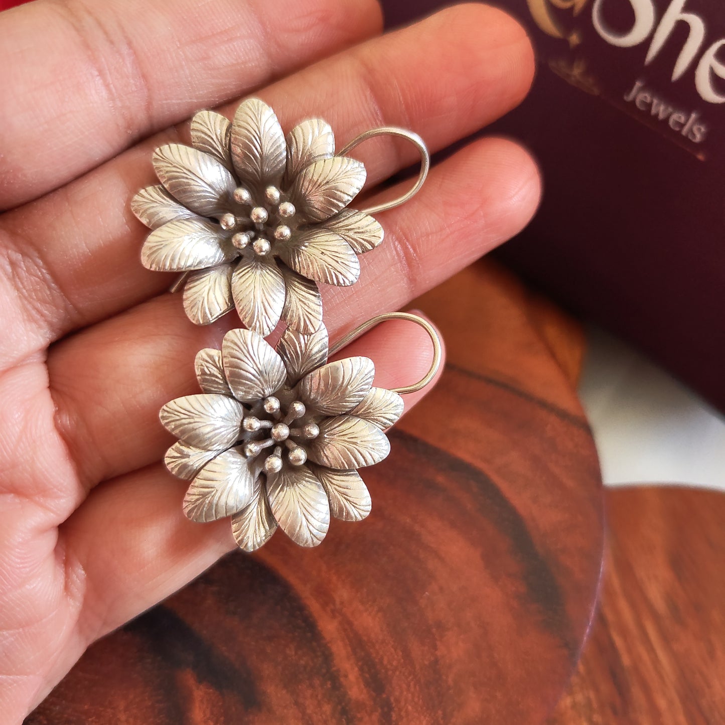 3D Floral Daisy Earring with Texture Big