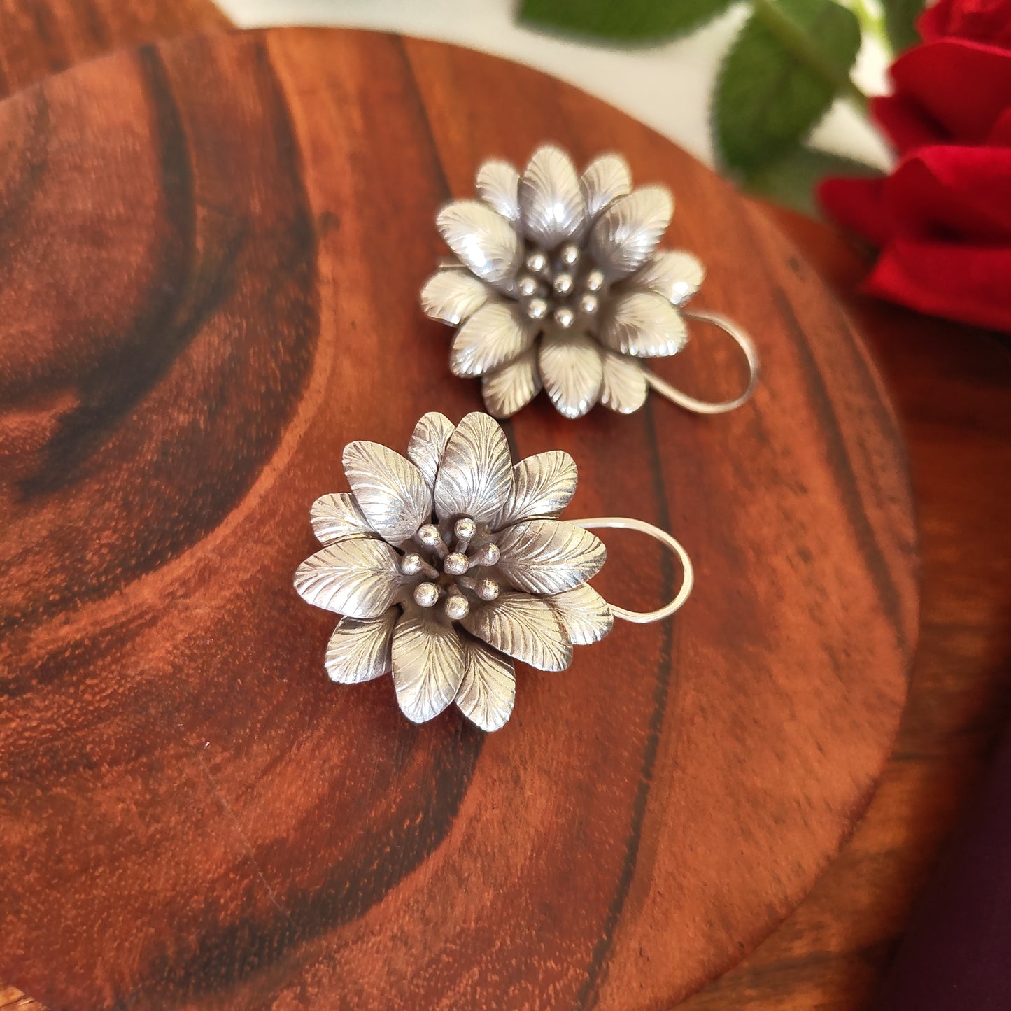 3D Floral Daisy Earring with Texture Big