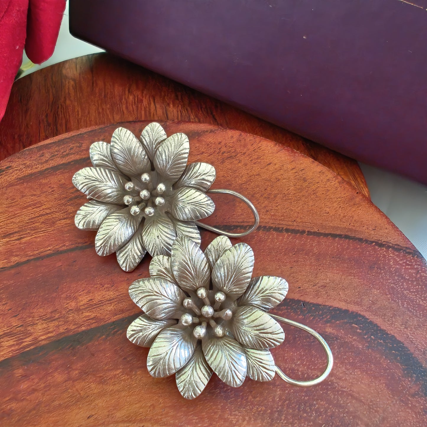 3D Floral Daisy Earring with Texture Big