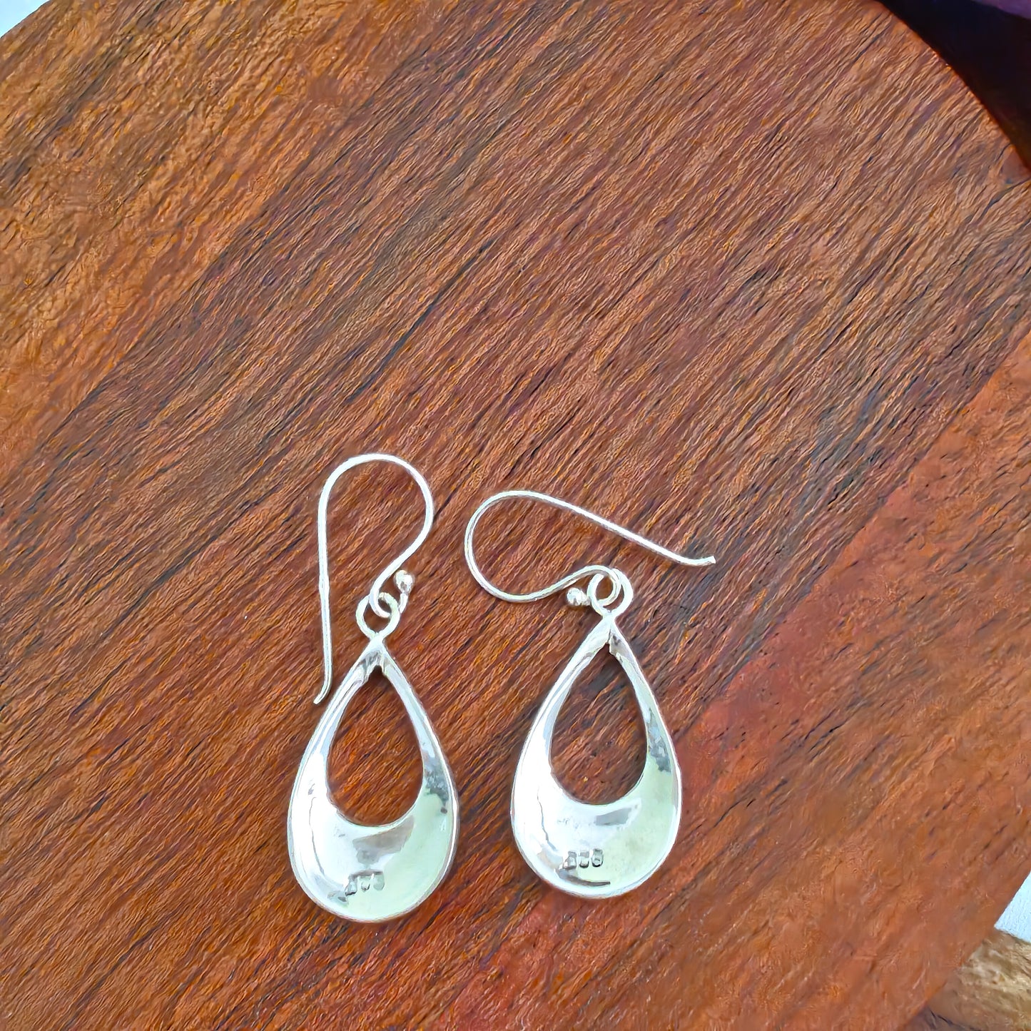 Mother Of Pearl Green Color Changing Abalone Pear Dangler