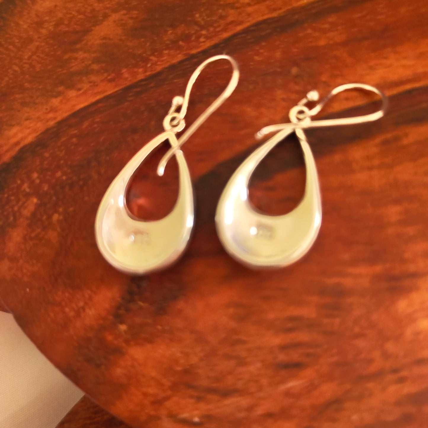 925 Silver Black Pear Shape Dangler Light