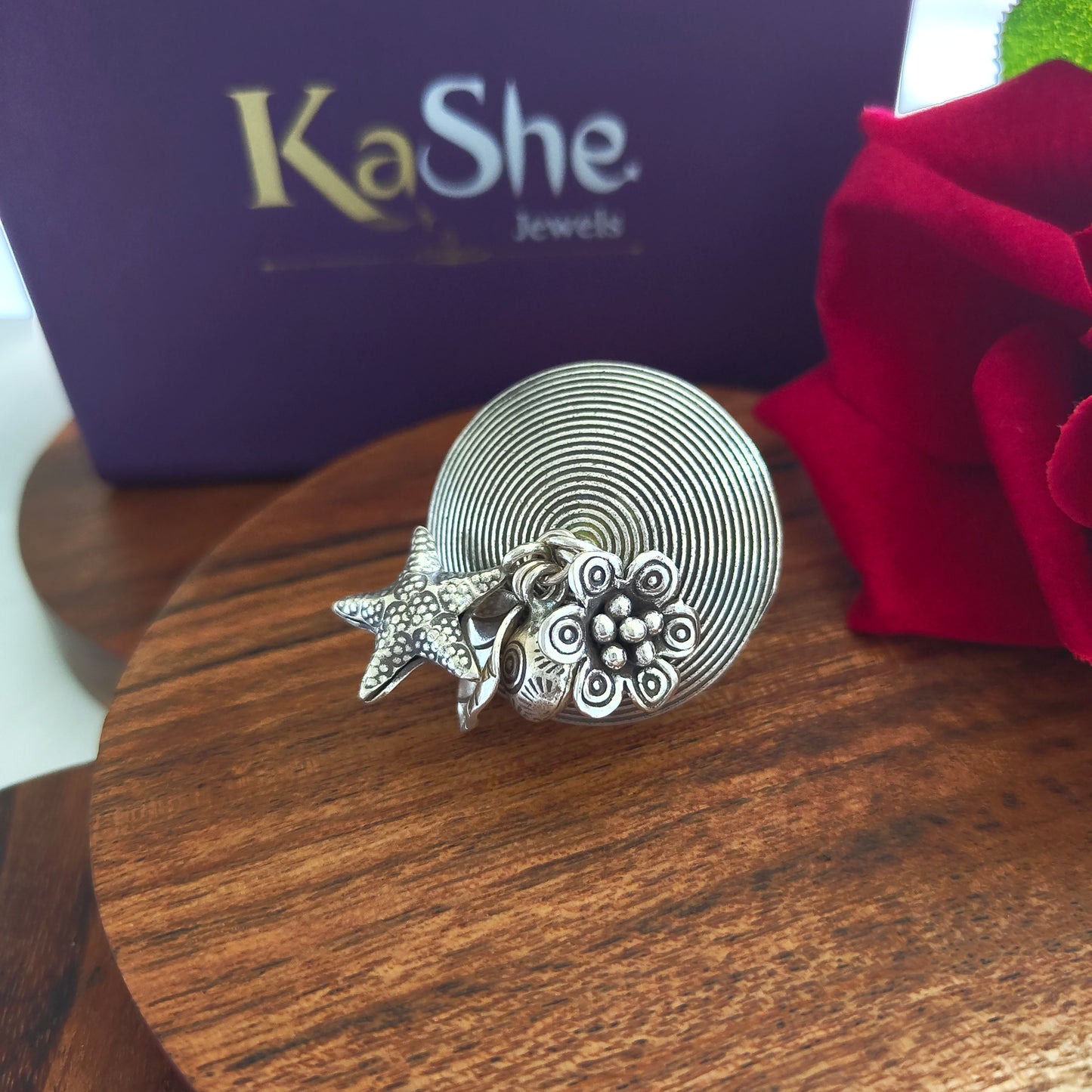 Statement Spiral Umbrella Ring With Star Fish Charms