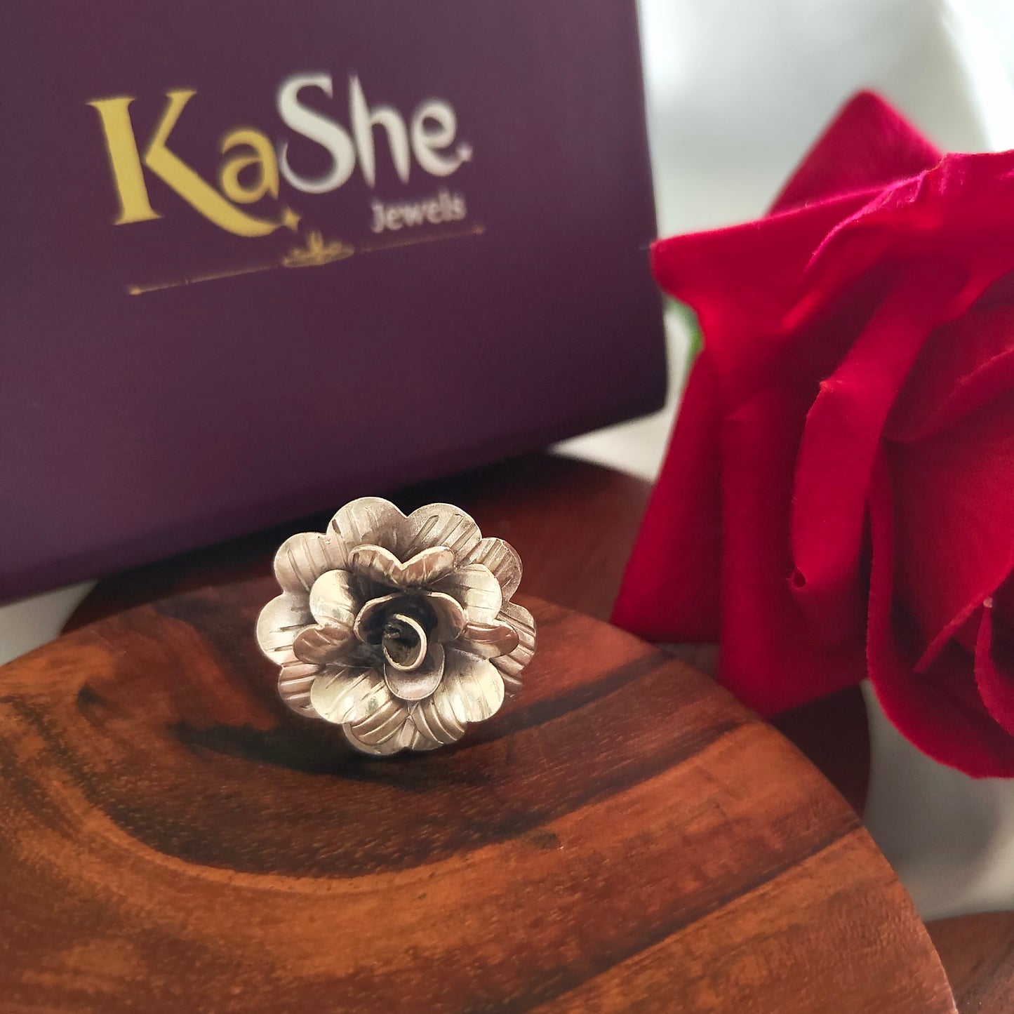 Statement 3D Heart Petal Flower Ring With Stripes