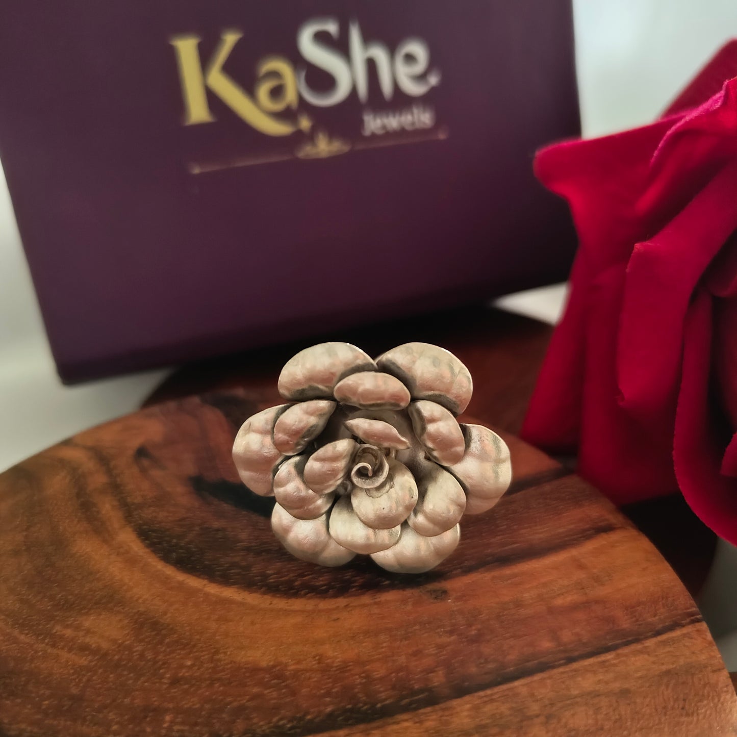 Statement 3D Glossy Multi-Petal Cocktail Floral Ring Big