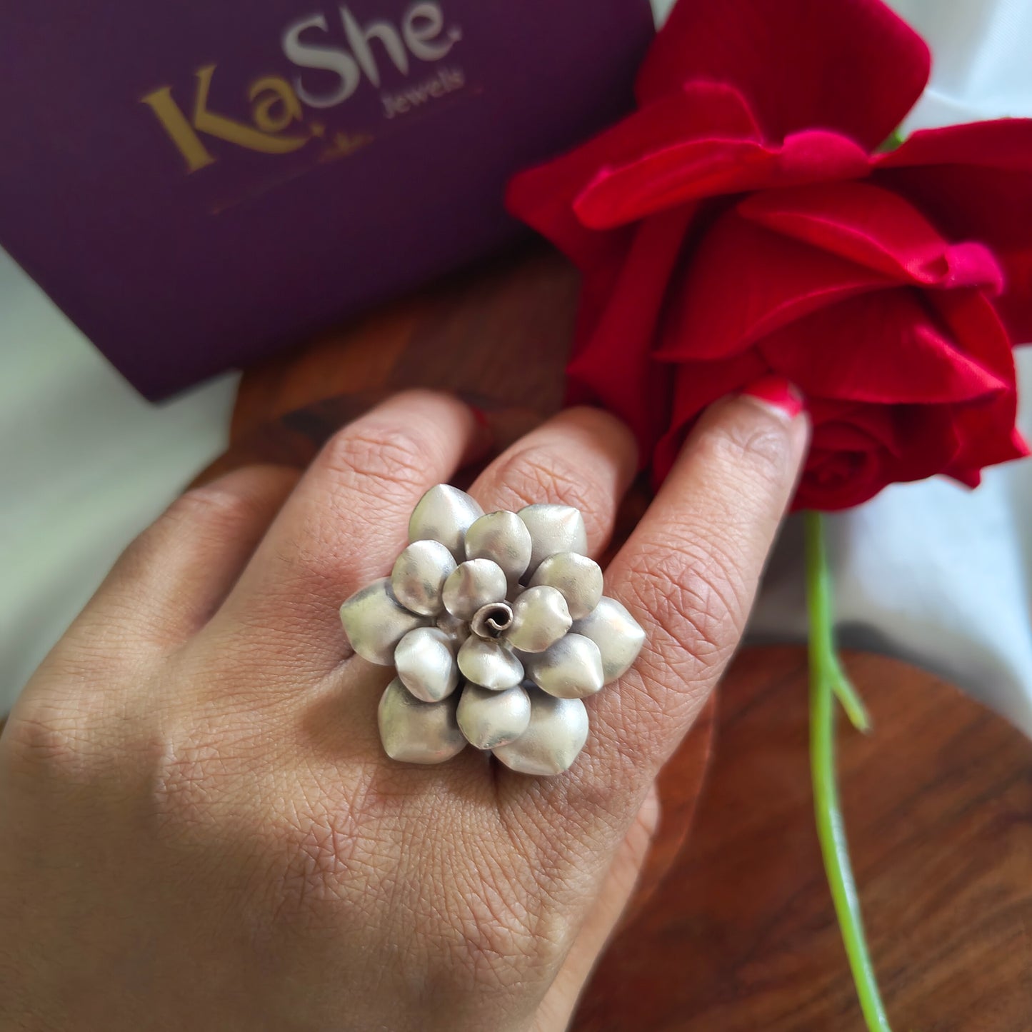 Statement 3D Glossy Multi-Petal Leaf Shape Cocktail Floral Ring Big