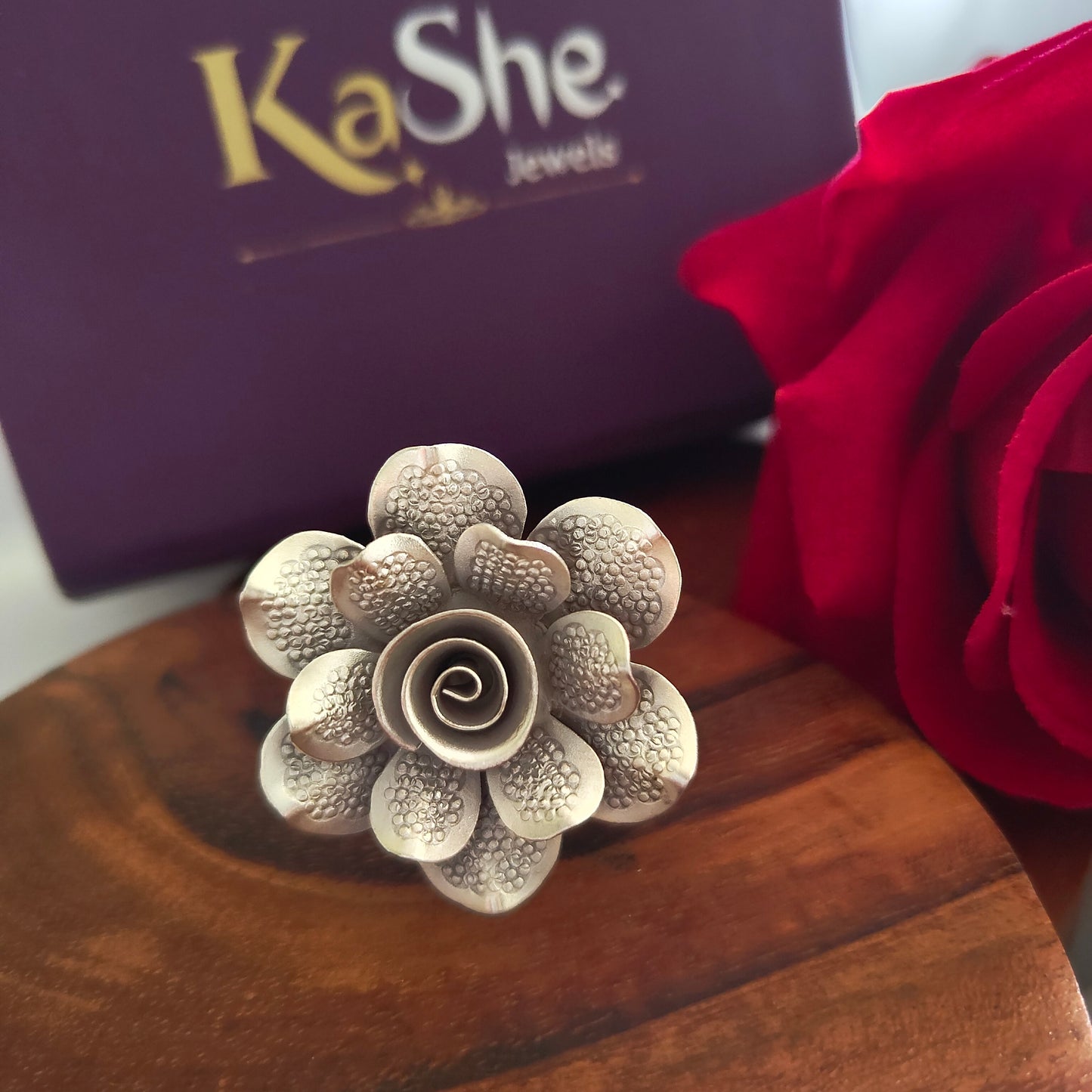 Statement 3D Gardenia Textured Cocktail Floral Ring Big