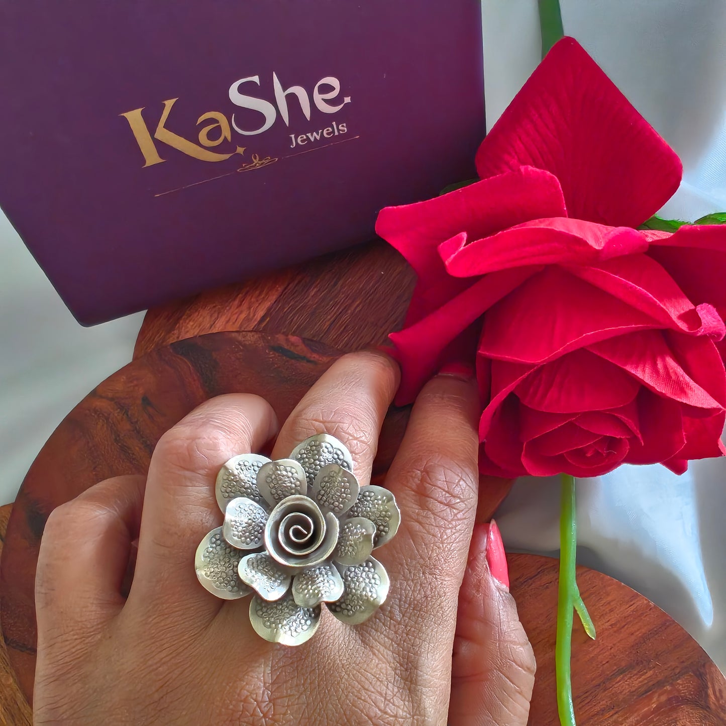 Statement 3D Gardenia Textured Cocktail Floral Ring Big