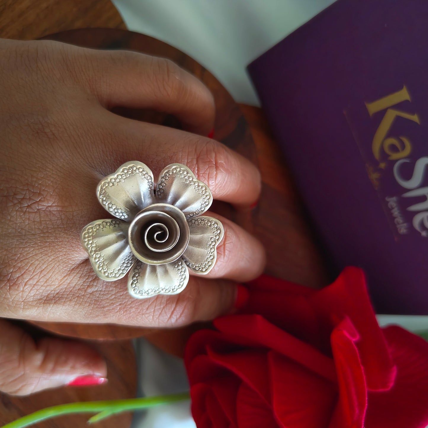 Statement 3D Gardenia Textured Cocktail Floral Ring Big