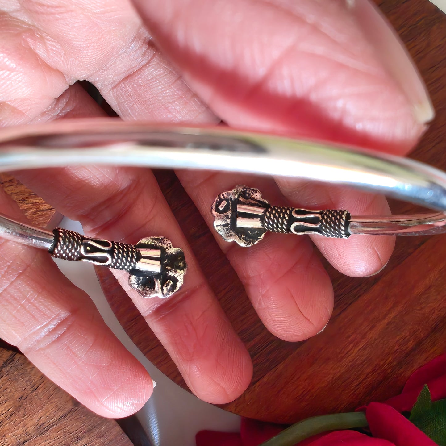 Dainty Rose Light Weight Openable Flexi Kada