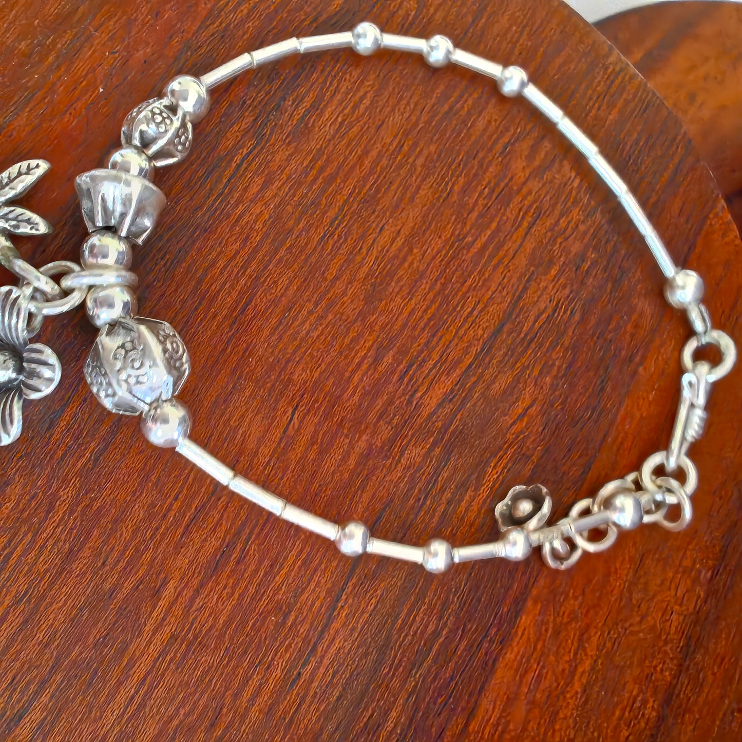 Exquisite Floral Loose Bracelet With Flower And Maple Leaf Charms