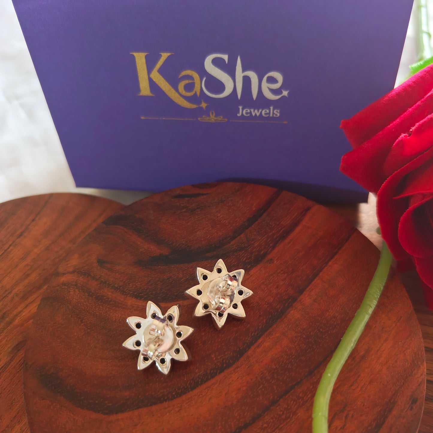 Elegant Flower Turquoise Stud With Screw And Post