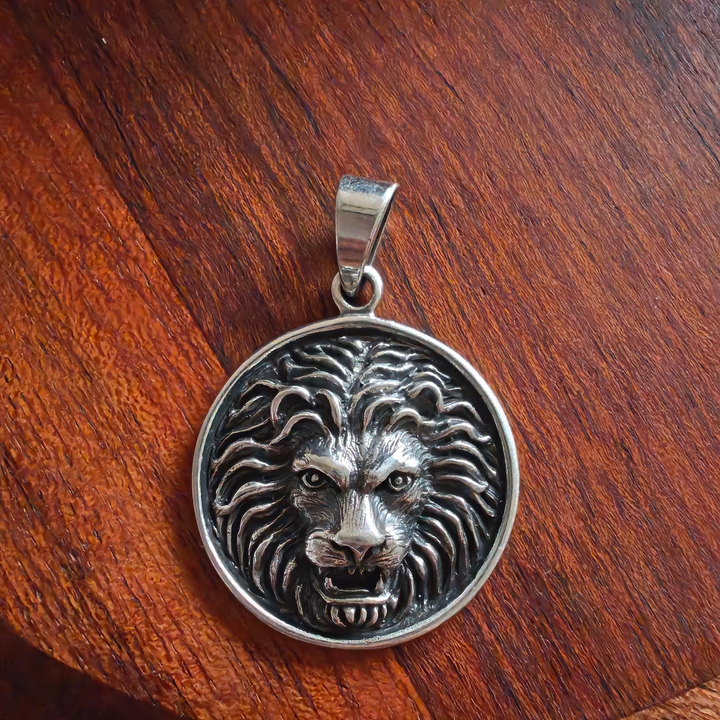 Pure 925 Silve Lion Face Textured Pendant Locket