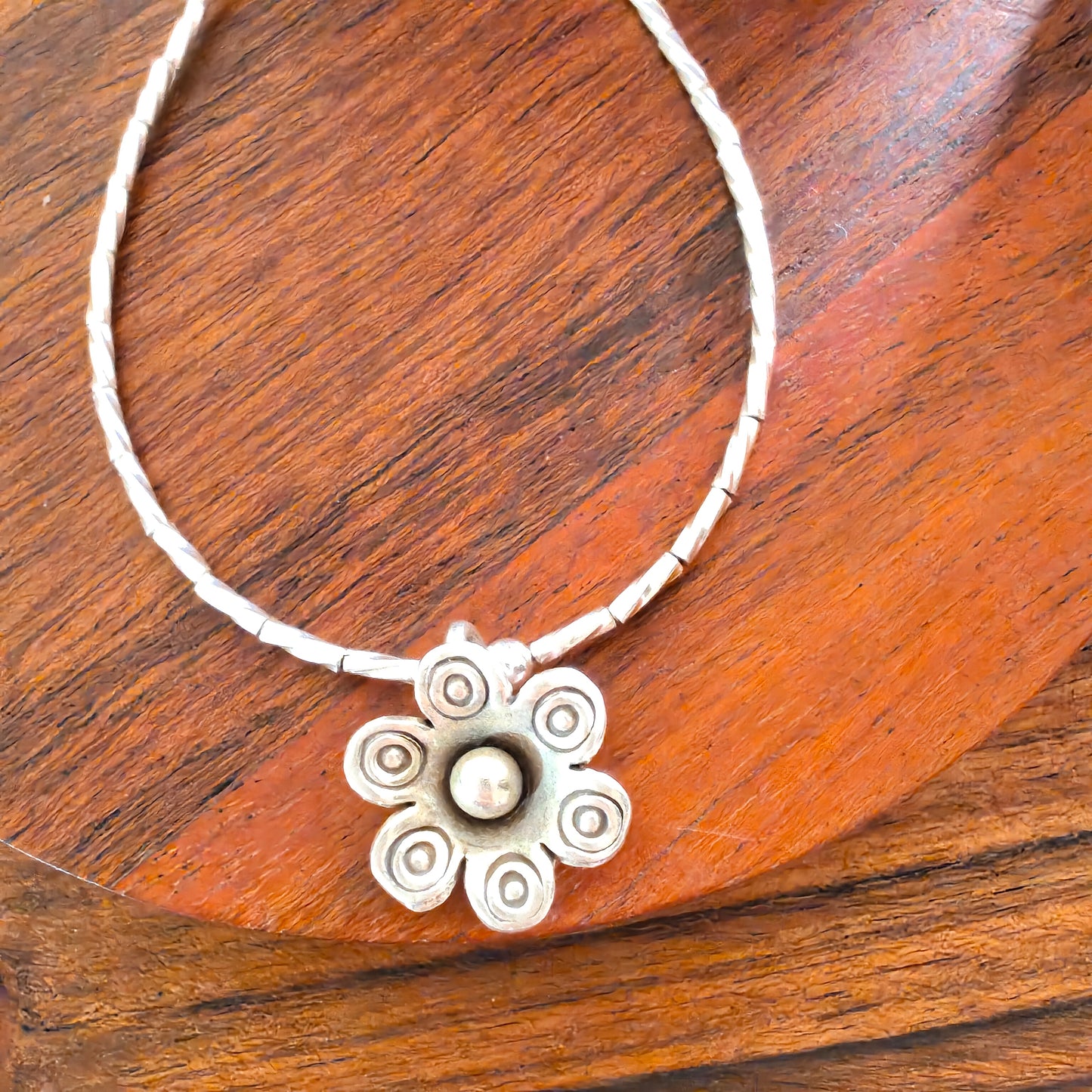 Exquisite Loose Bracelet With Flower Charms