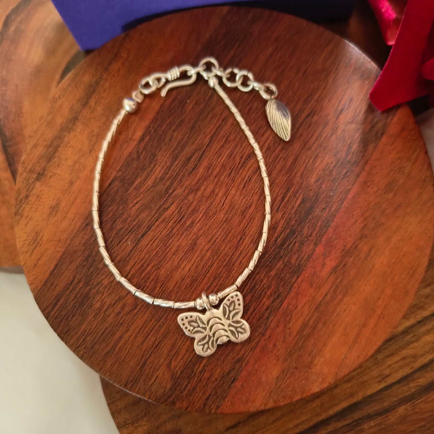 Exquisite Loose Bracelet With Butterfly Charms