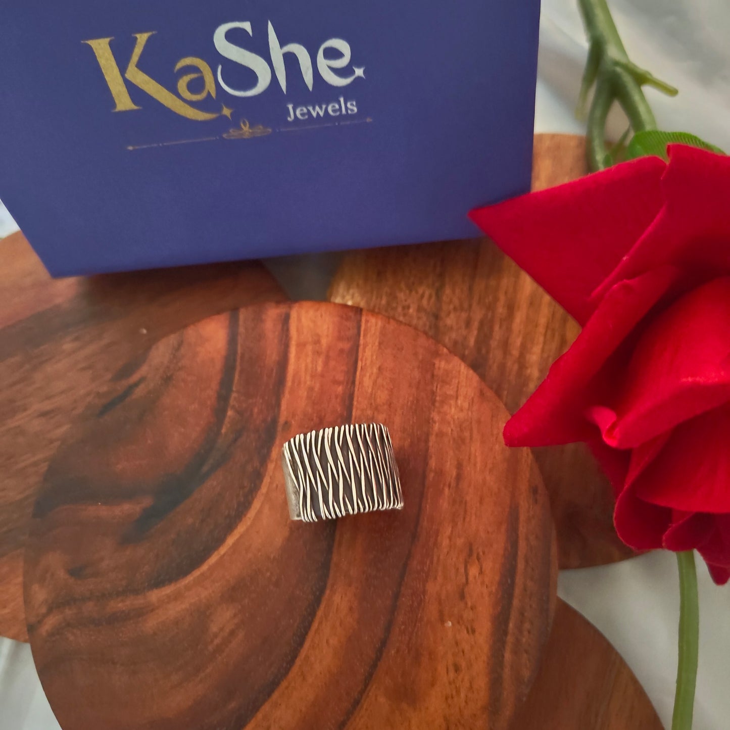 Intertwined Statement Ring with Texture