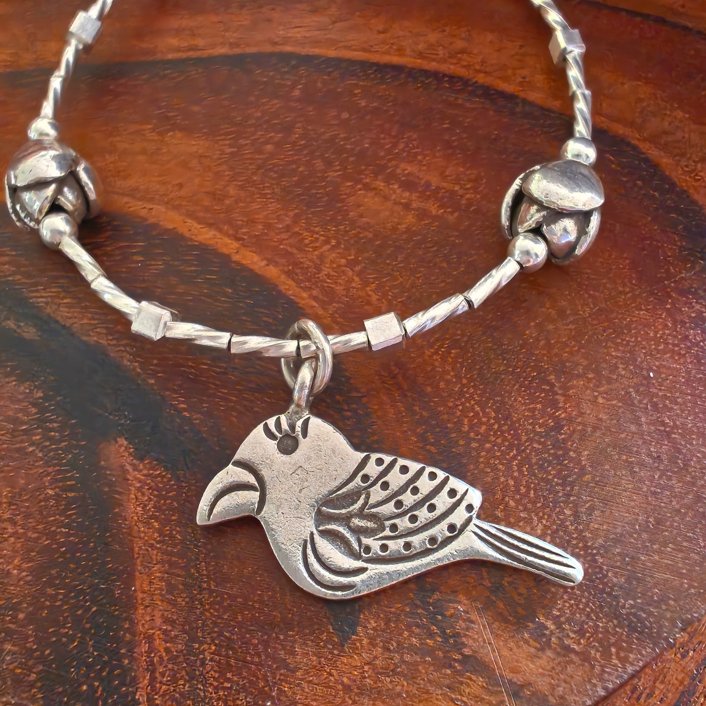 Exquisite Loose Bracelet With Bird And Leaf Charms