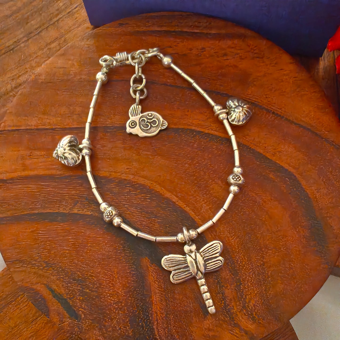 Exquisite Loose Bracelet With Dragonfly And Heart Charms