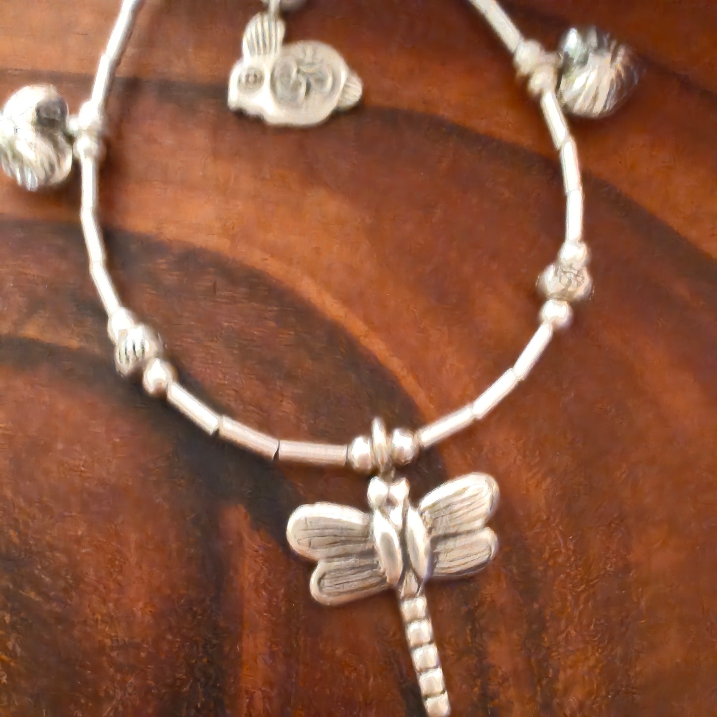 Exquisite Loose Bracelet With Dragonfly And Heart Charms