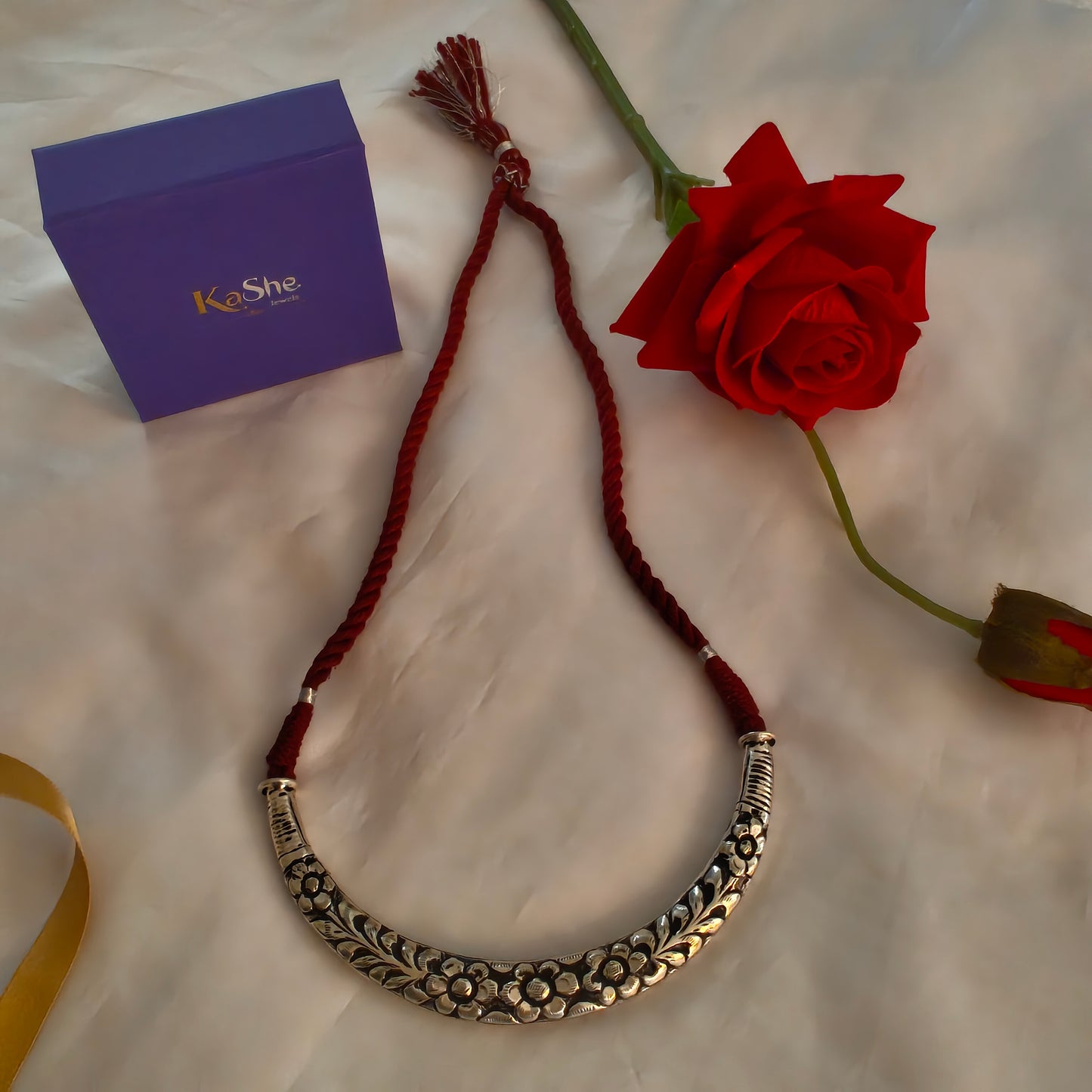Versatile Choker Necklace Hasli with Handcrafted Chitai Intrcate Flower With Marron Thread Pipe Dori ( Double sided)