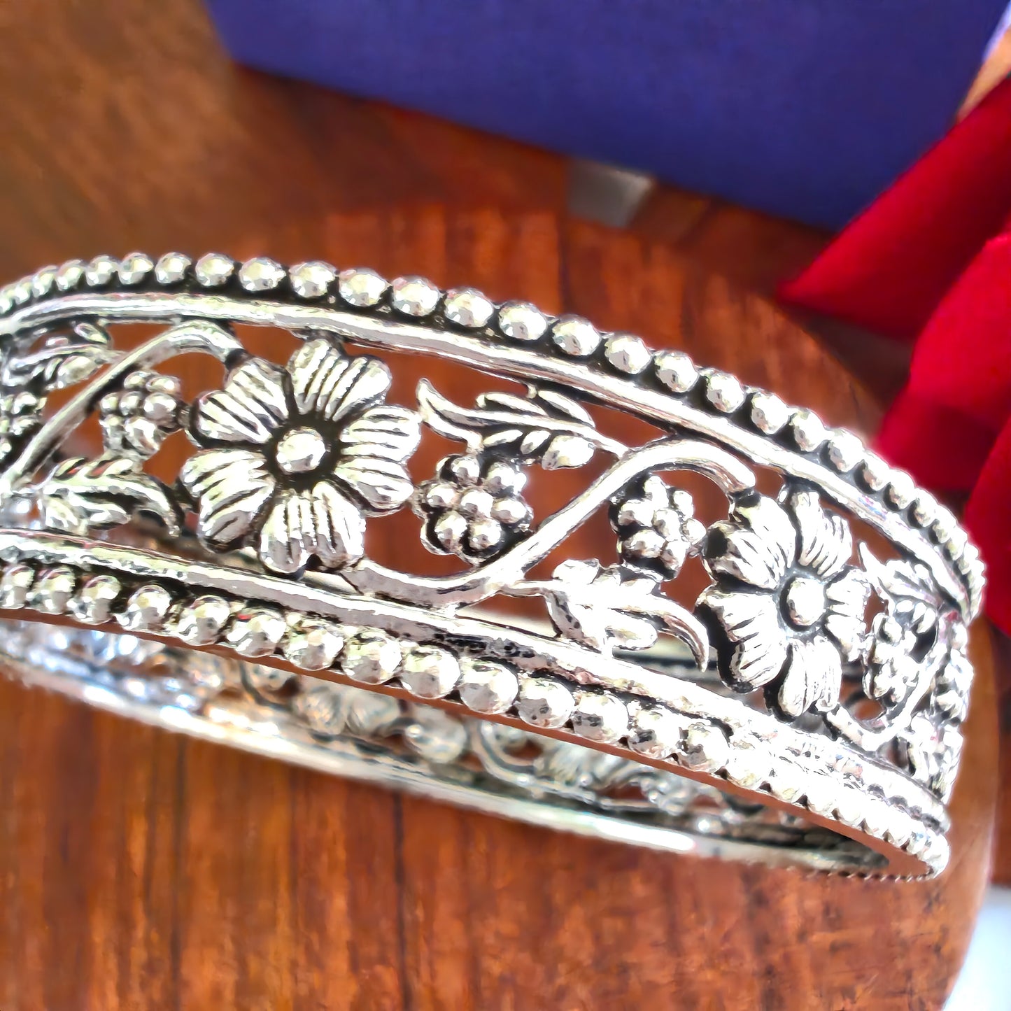 Silver Flower And Leaf Jaali Bangle