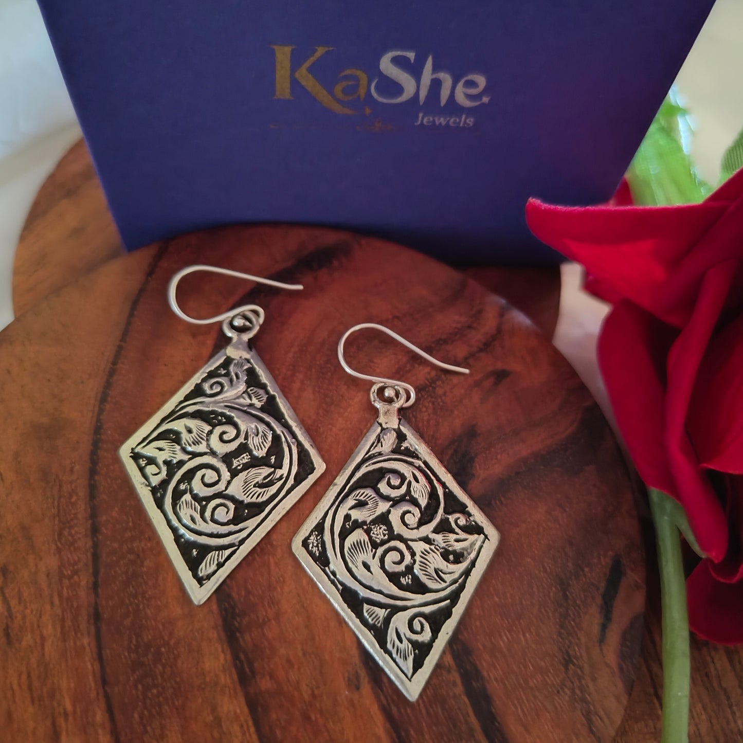 Classic Silver Floral And Fona Chitai Rhombus Shaped Hook Earrings (i)