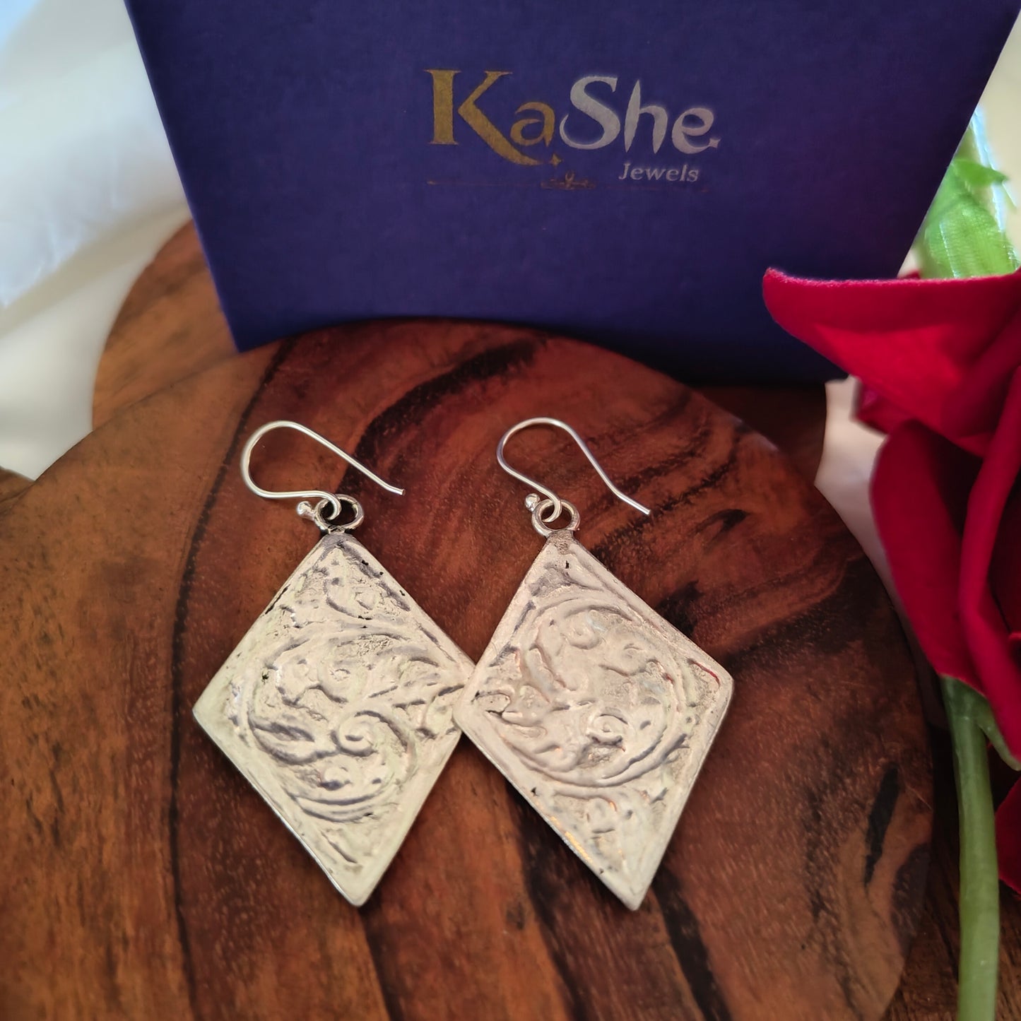 Classic Silver Floral And Fona Chitai Rhombus Shaped Hook Earrings (i)