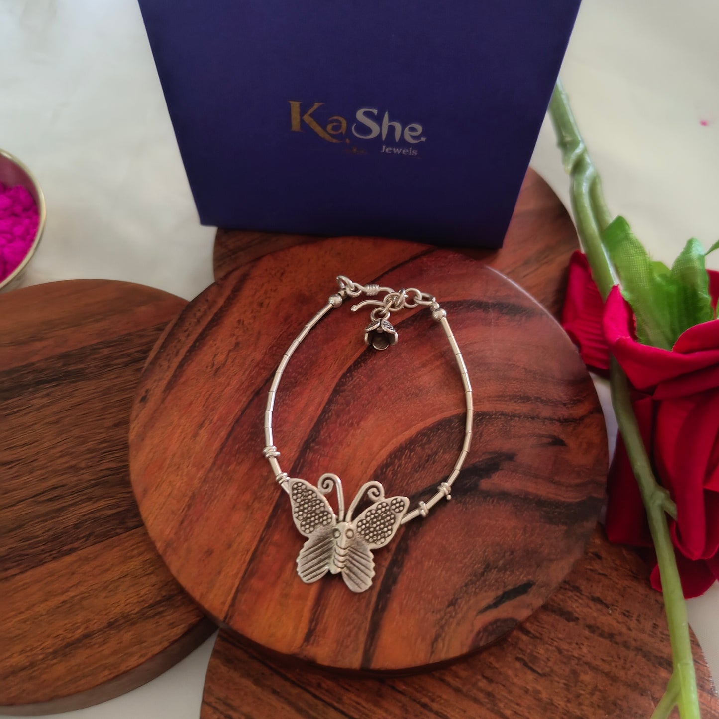 Exquisite Loose Bracelet With Butterfly Charms
