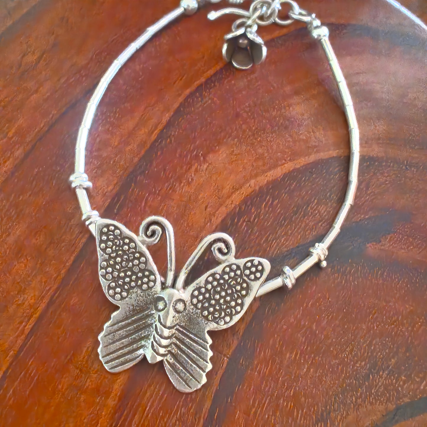 Exquisite Loose Bracelet With Butterfly Charms