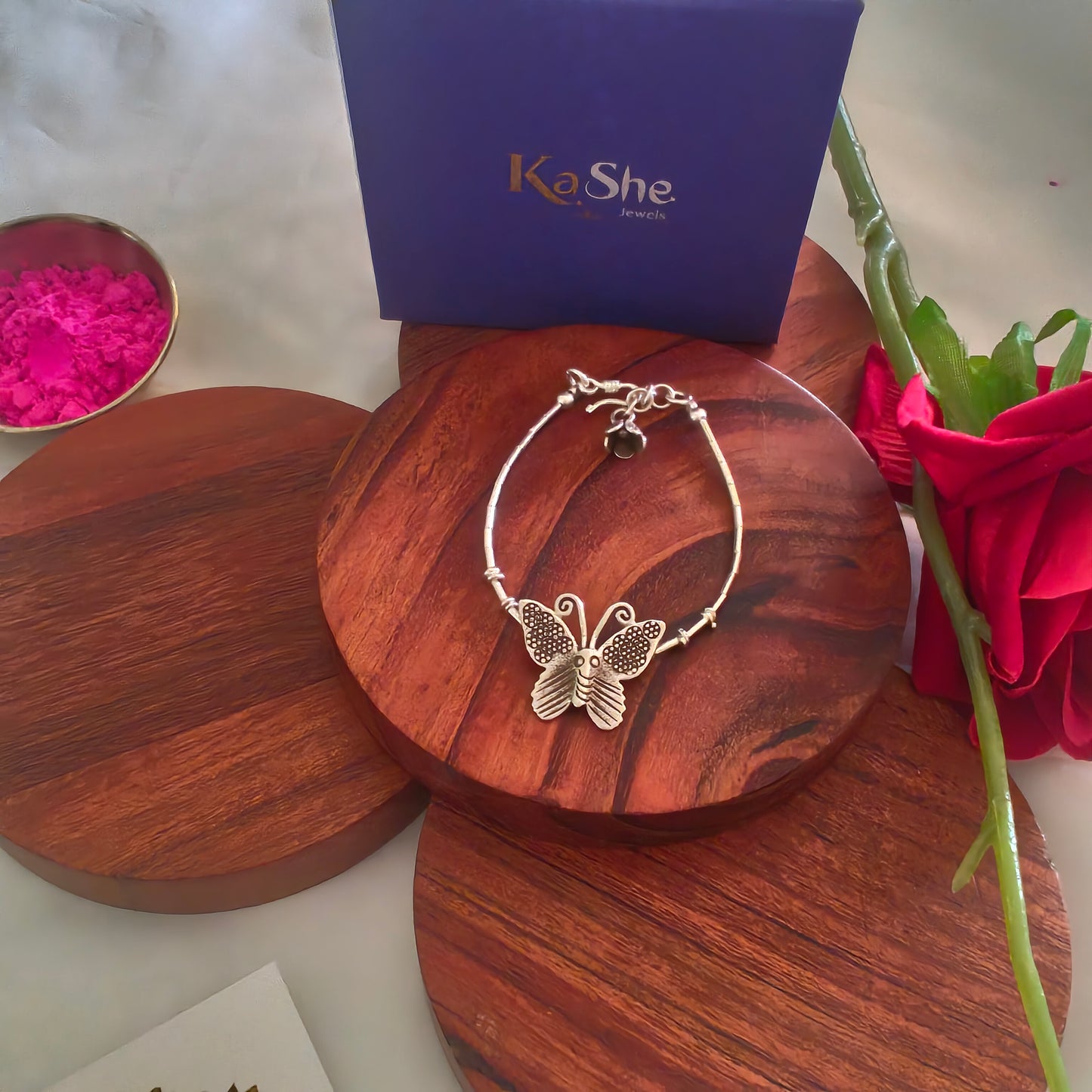 Exquisite Loose Bracelet With Butterfly Charms