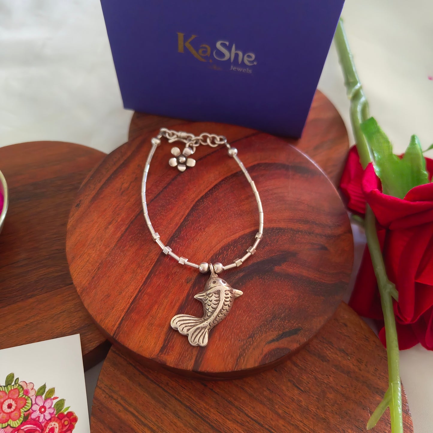 Exquisite Floral Loose Bracelet With Fish Charms