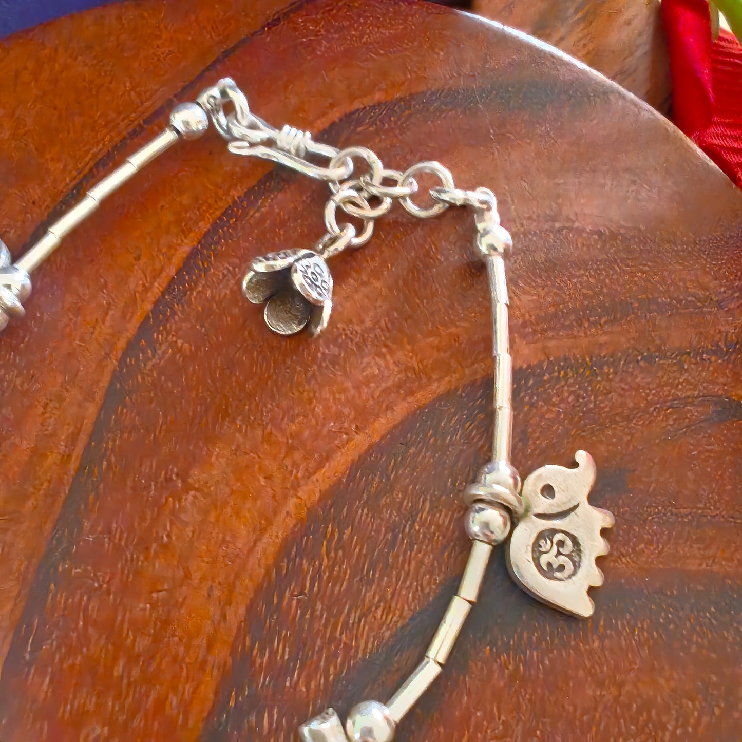 Exquisite Loose Bracelet With Elephant And Flower Charms