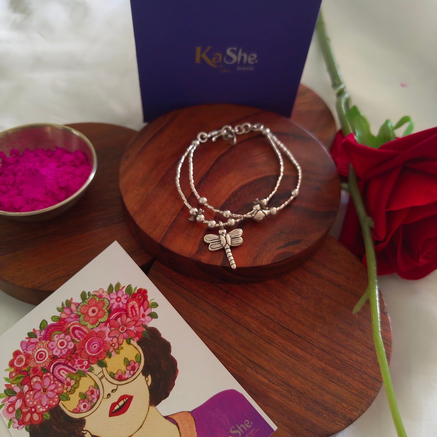 Exquisite Loose Bracelet With Dragonfly Charm (Two-layered)