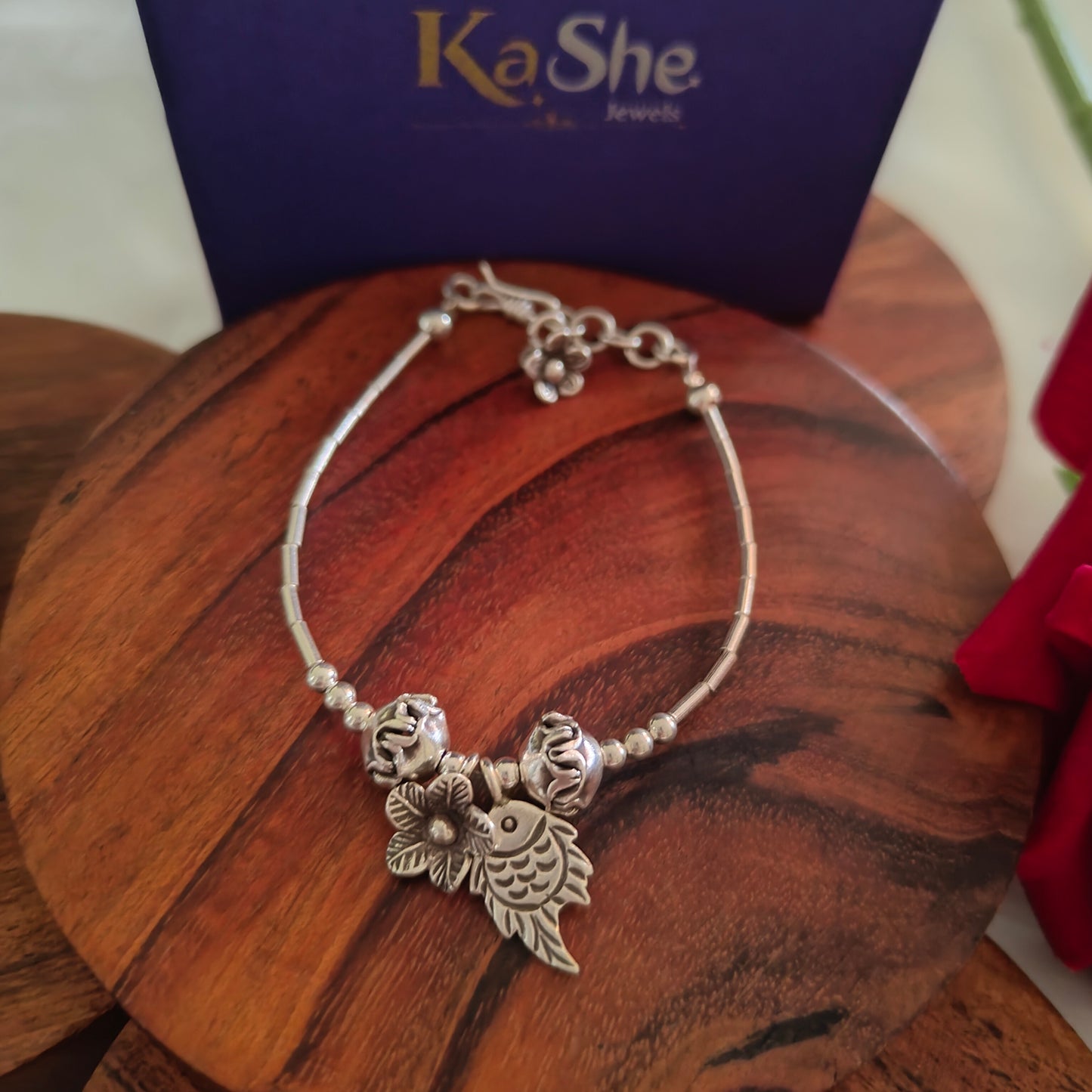 Exquisite Floral Loose Bracelet With Flowers And Fish Charms