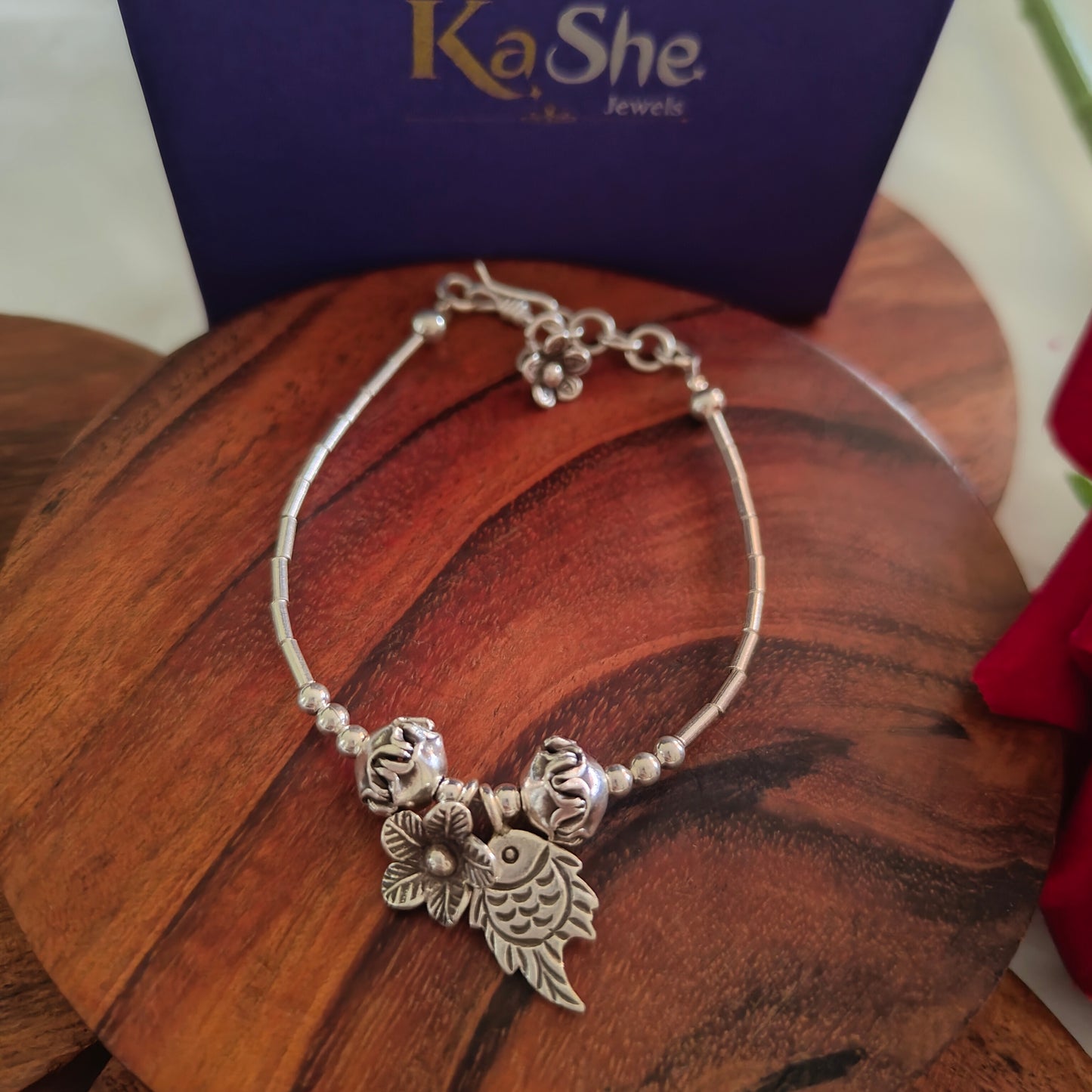 Exquisite Floral Loose Bracelet With Flowers And Fish Charms