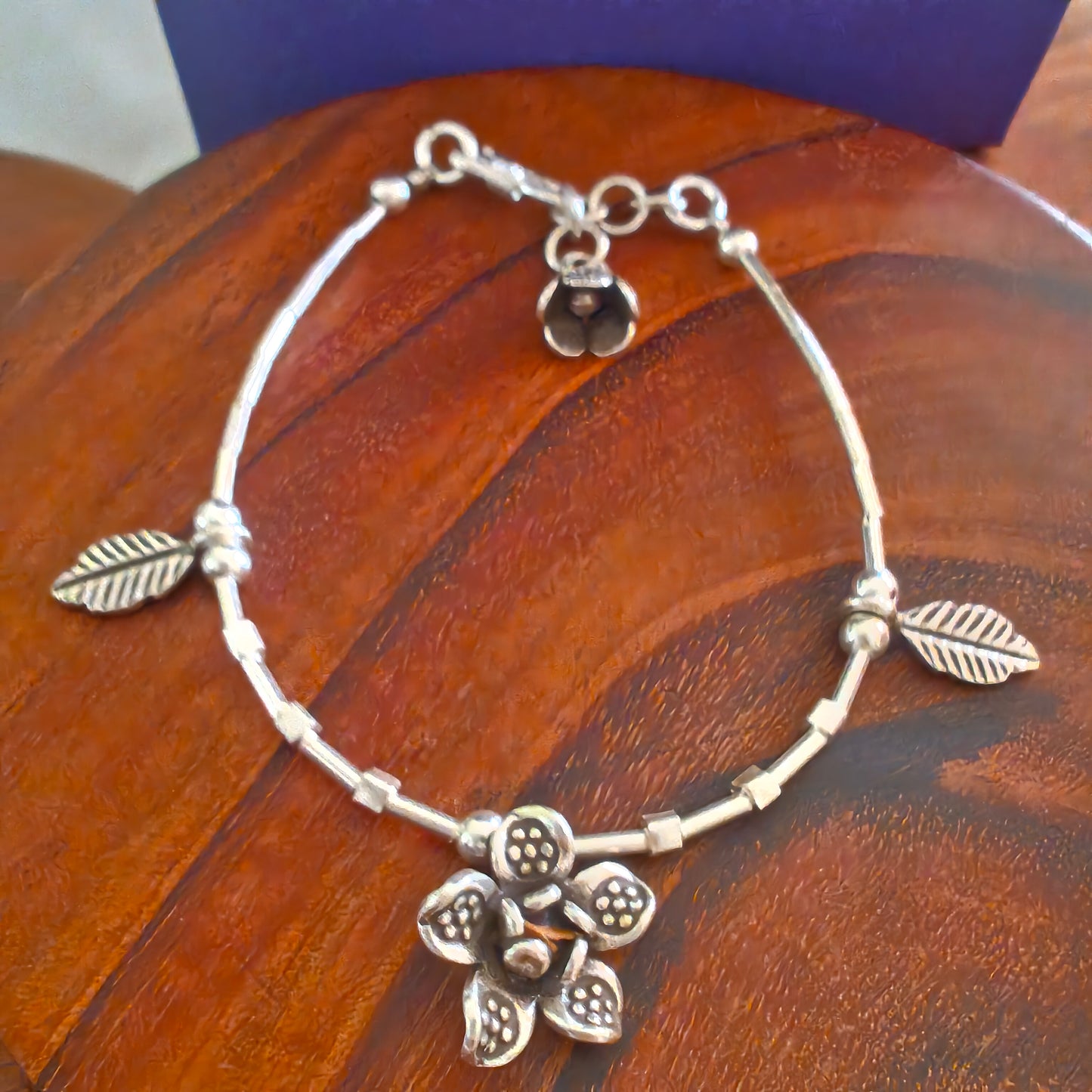 Exquisite Floral Loose Bracelet With Flowers And Leaves Charms