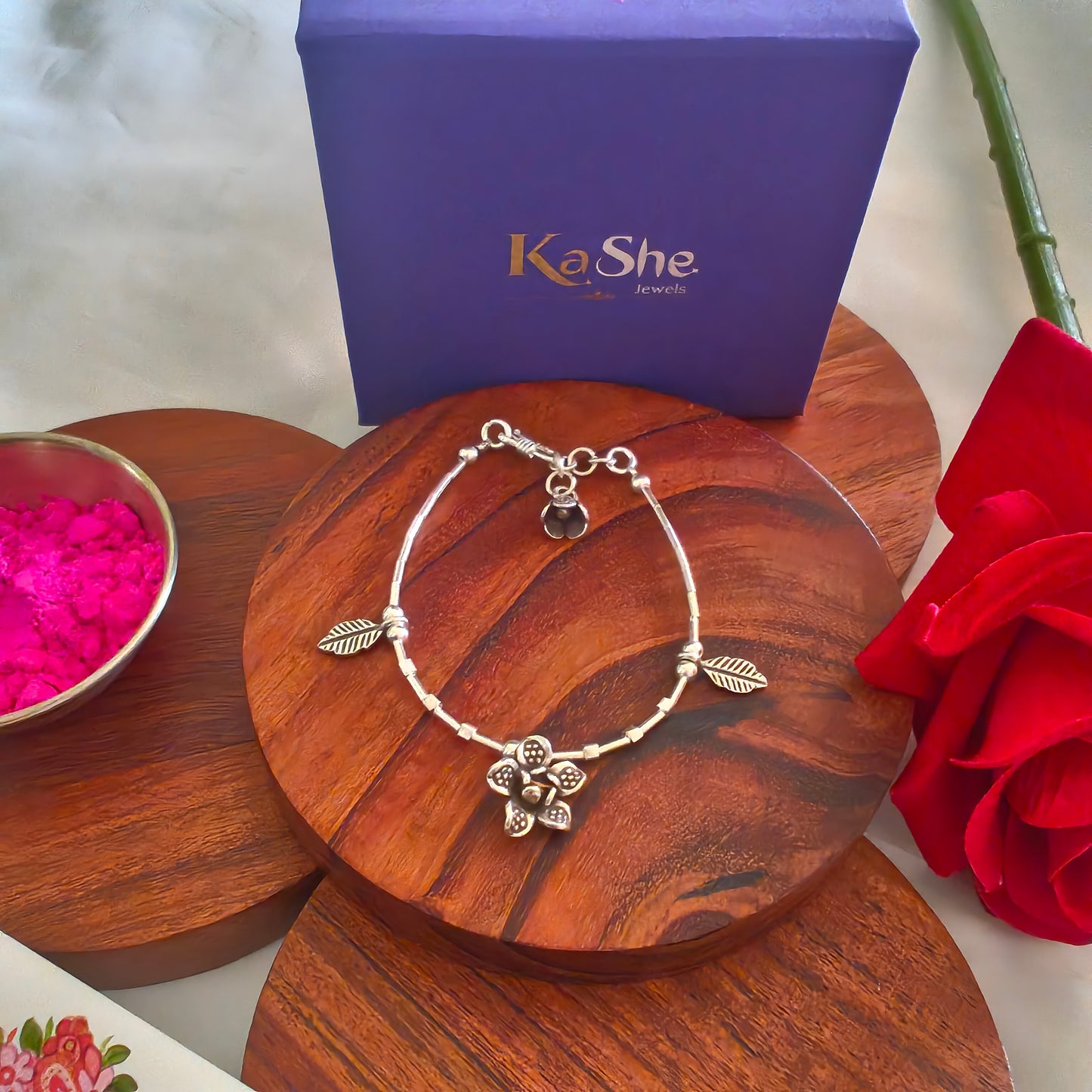 Exquisite Floral Loose Bracelet With Flowers And Leaves Charms