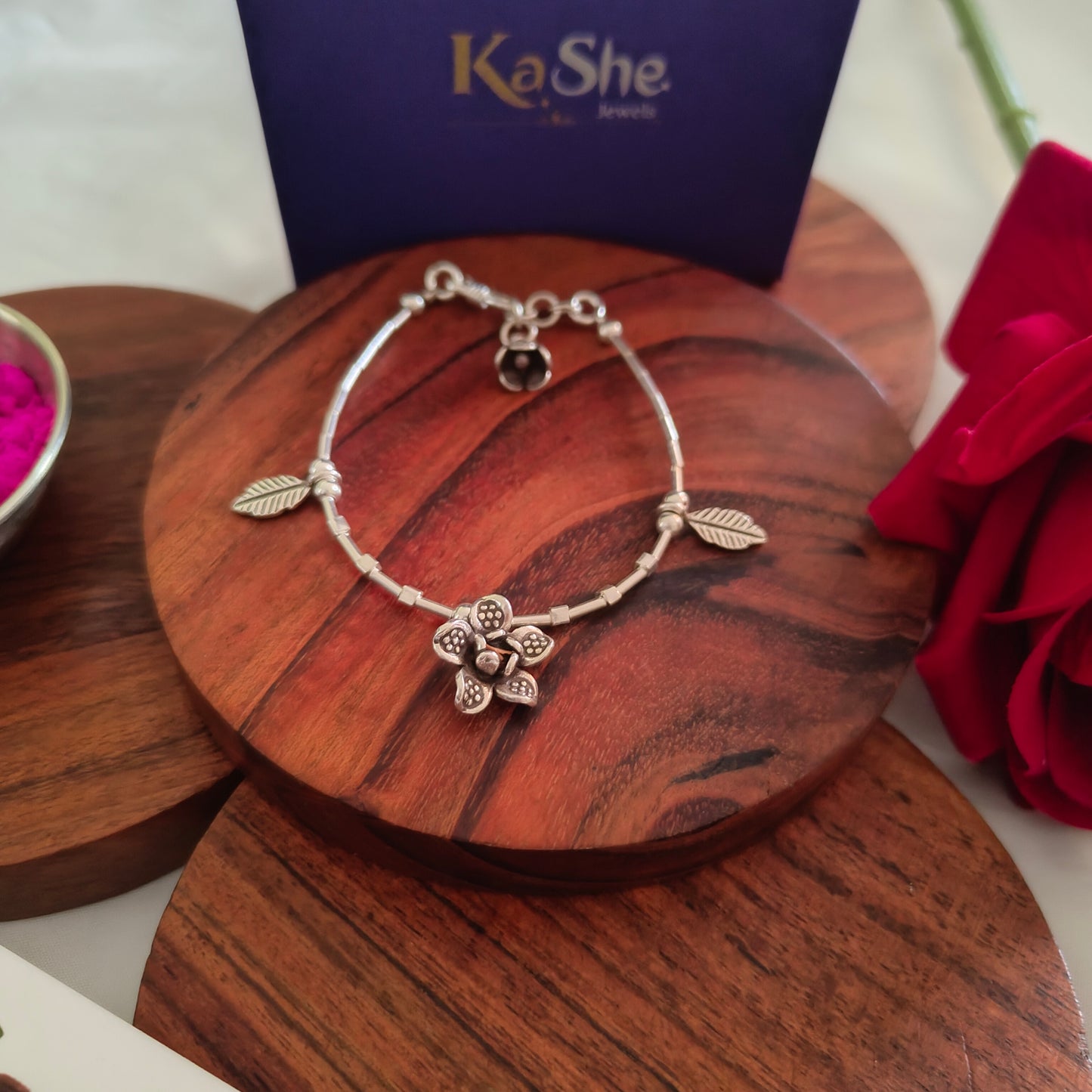 Exquisite Floral Loose Bracelet With Flowers And Leaves Charms