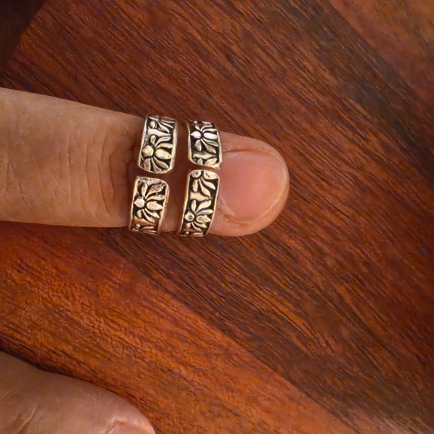 Everyday Dainty Indian Lotus Pattern Silver Toe Ring