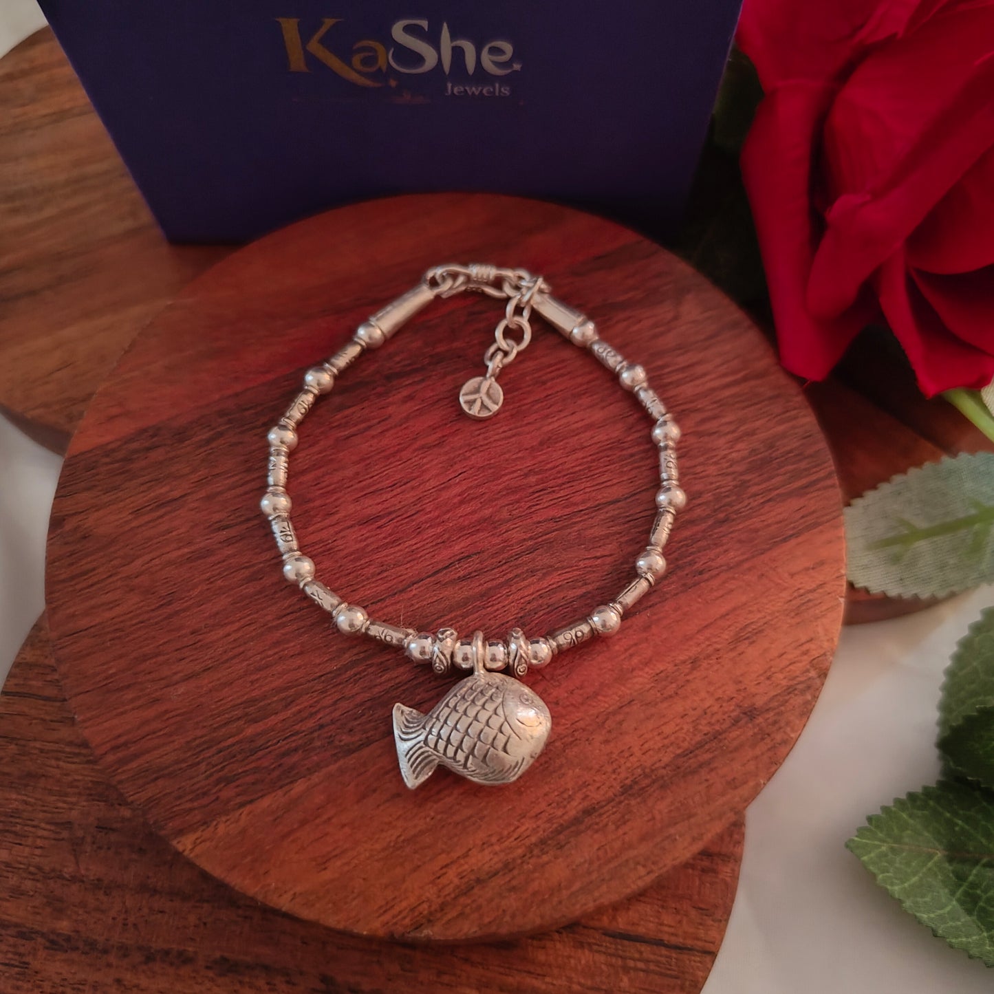 Exquisite Floral Loose Bracelet With Fish Charms