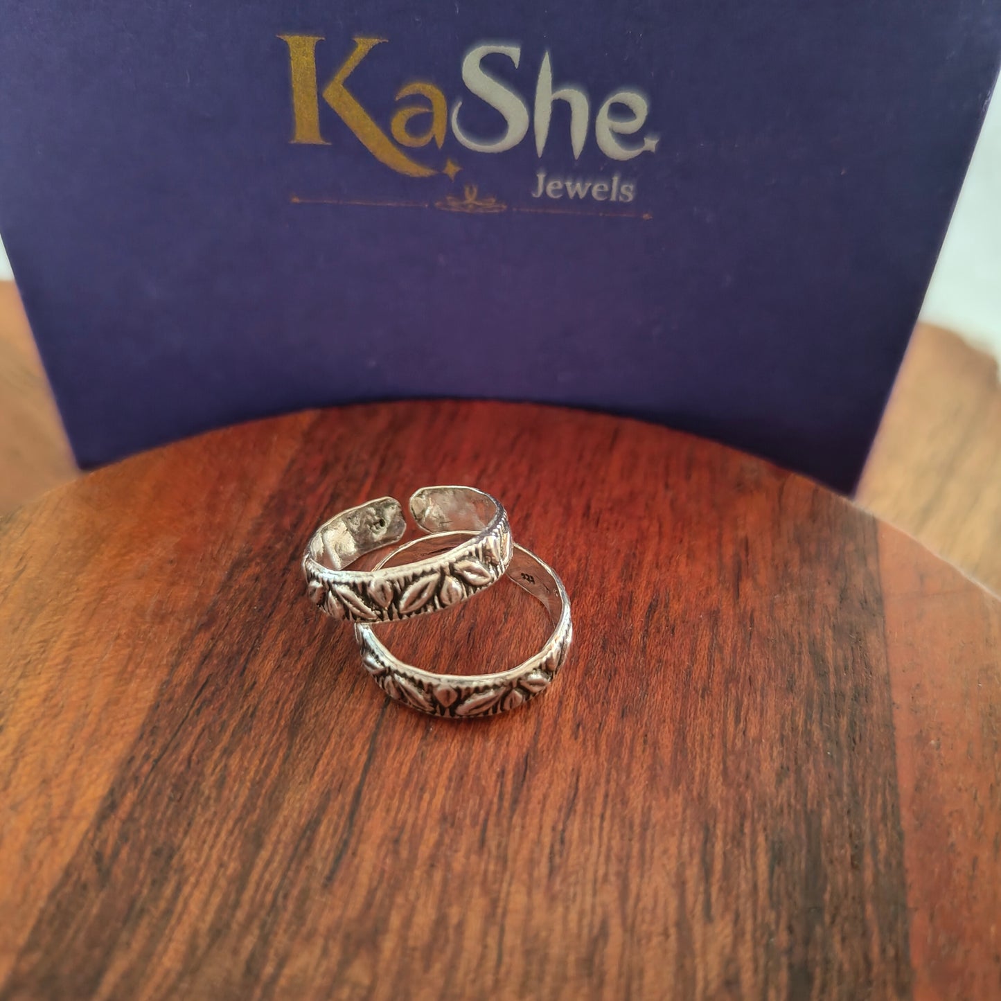 Everyday Dainty Indian Leaves Pattern Silver Toe Ring