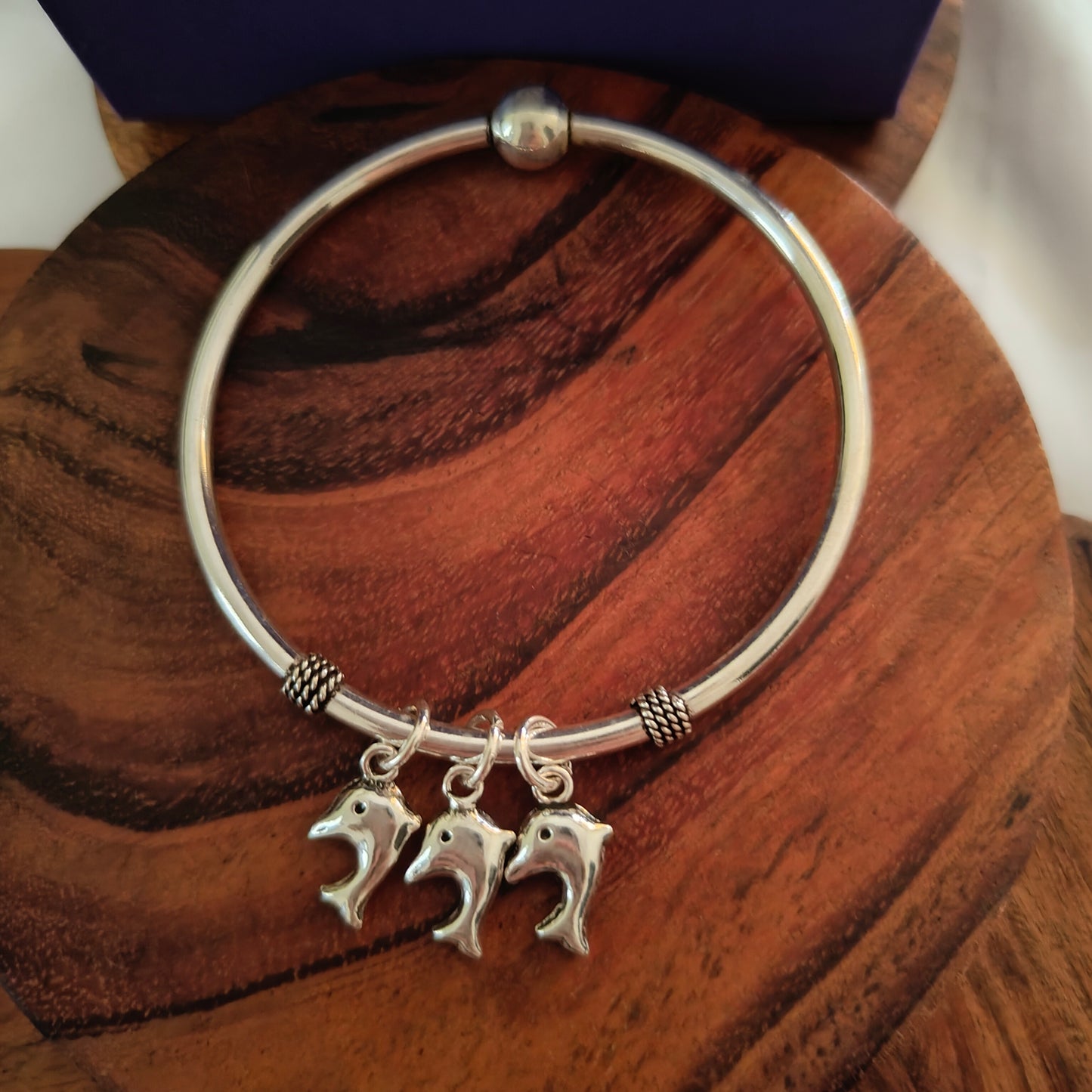 Silver Light Weight Openable Flexi Kada Big With Three Fish Charms